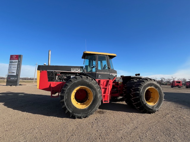 1985 Versatile 956 Tractor 4WD