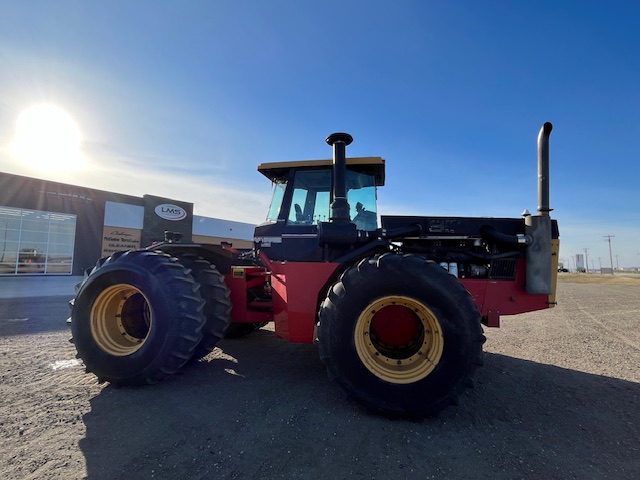 1985 Versatile 956 Tractor 4WD