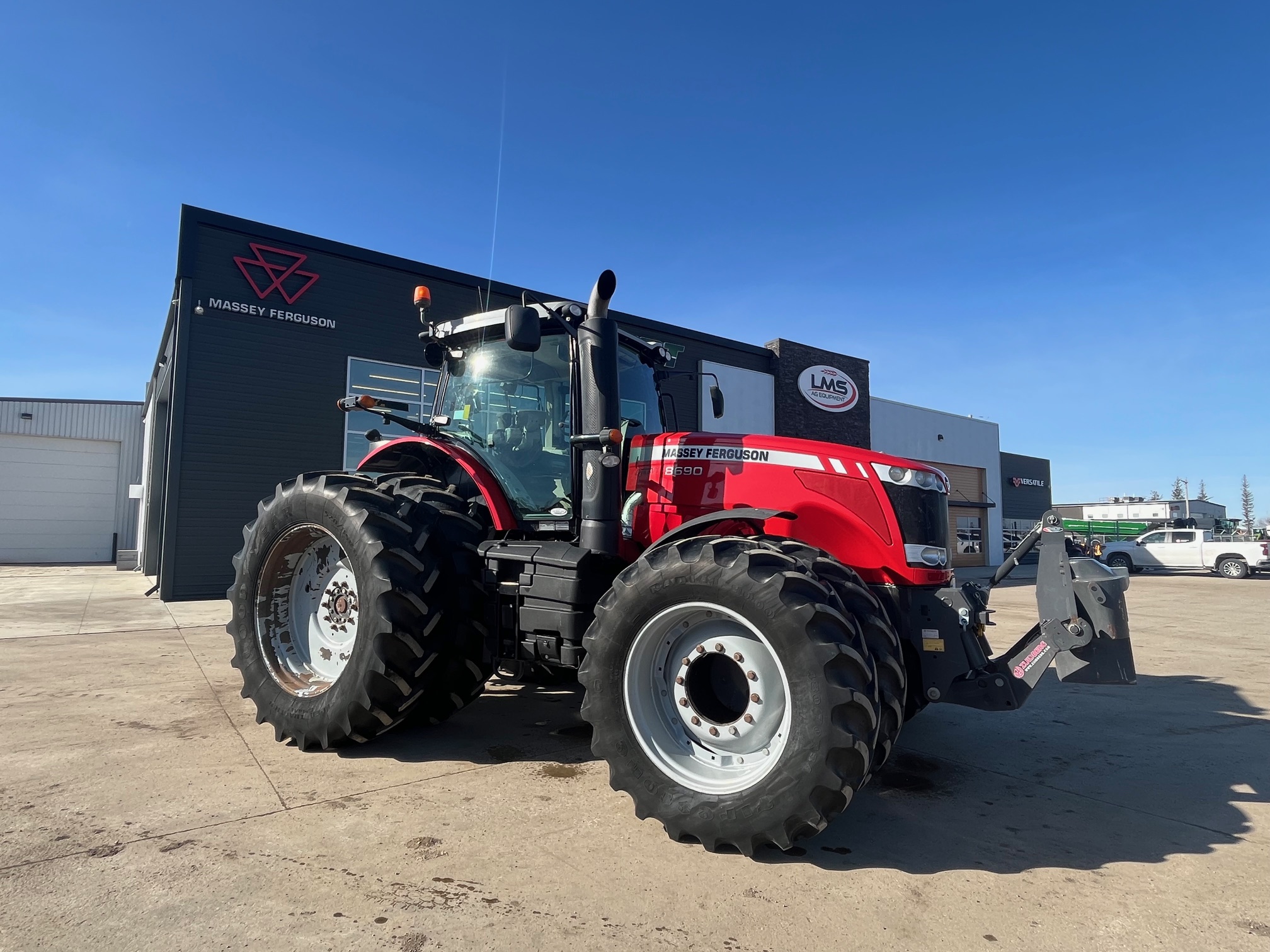 2013 Massey Ferguson 8690 Tractor for sale in Morden, MB | IronSearch