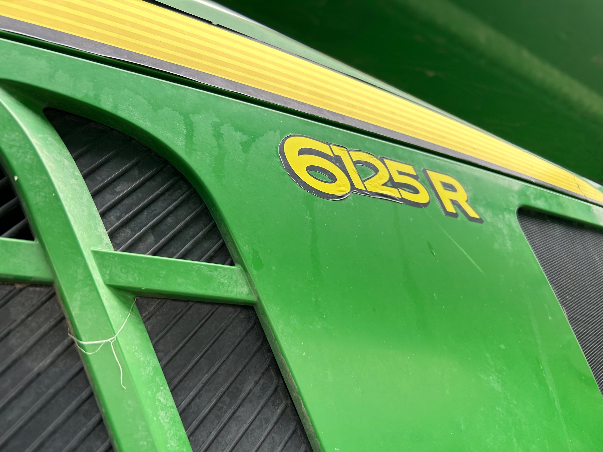 2013 John Deere 6125R Tractor