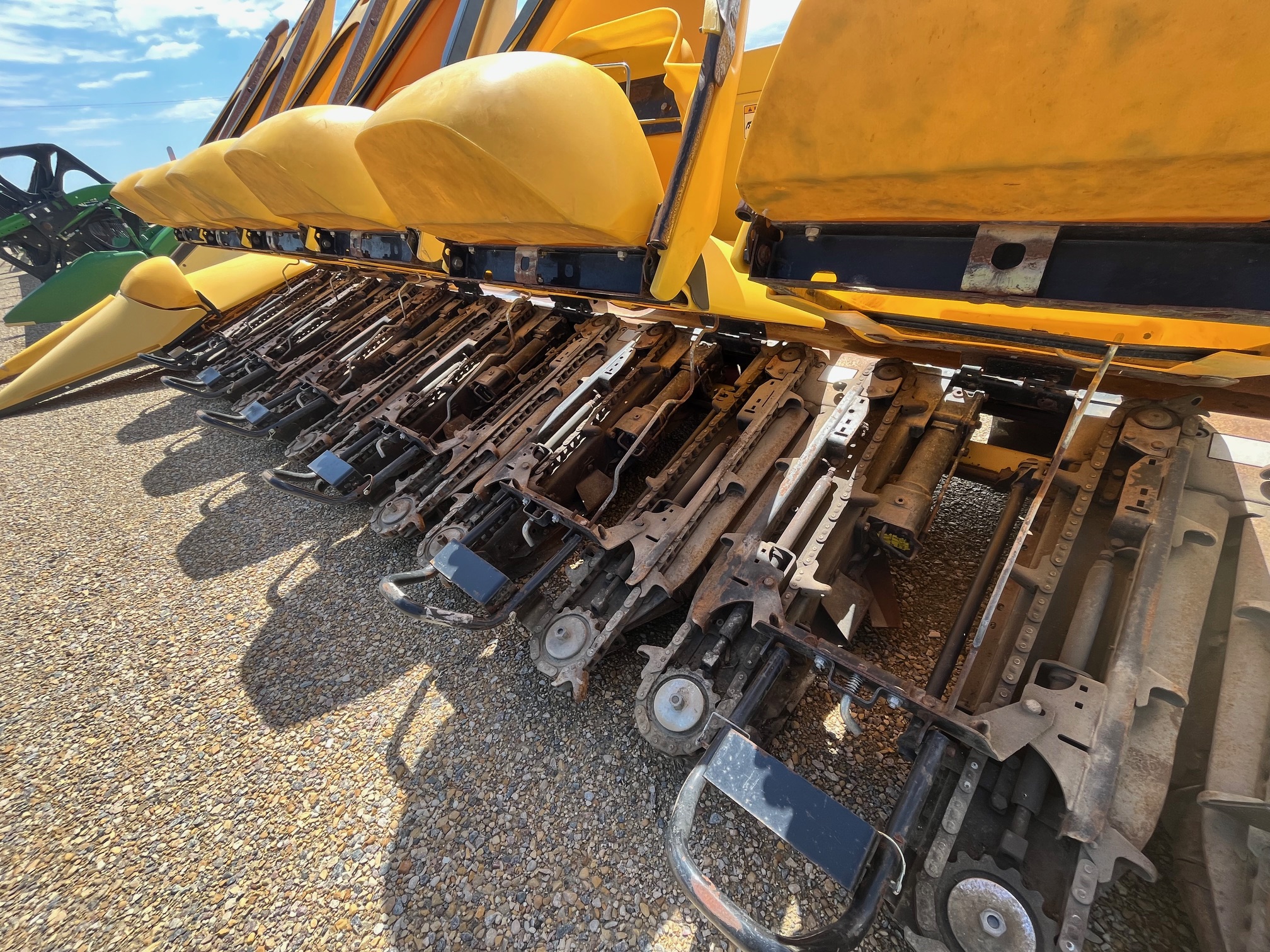 2013 New Holland 99C-8R Header Combine