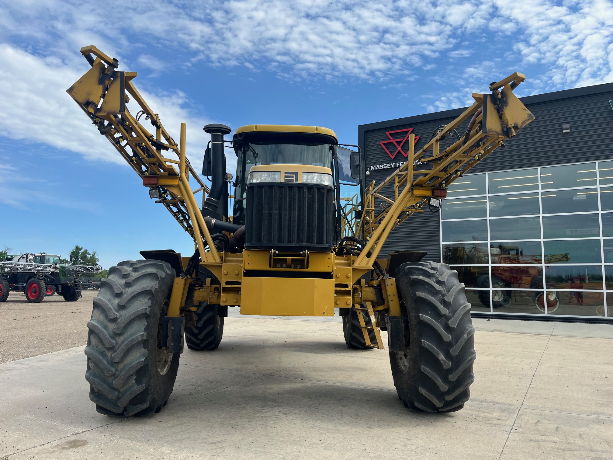 2007 RoGator SS1074 Sprayer/High Clearance