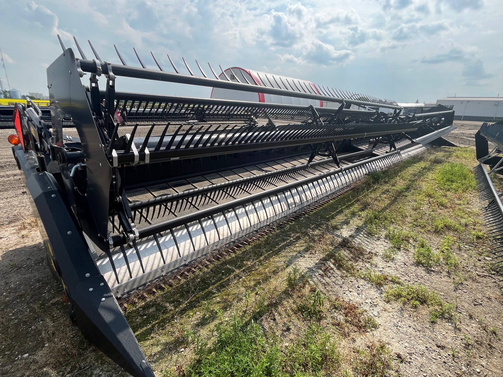 2021 Honey Bee AF245 Header Combine