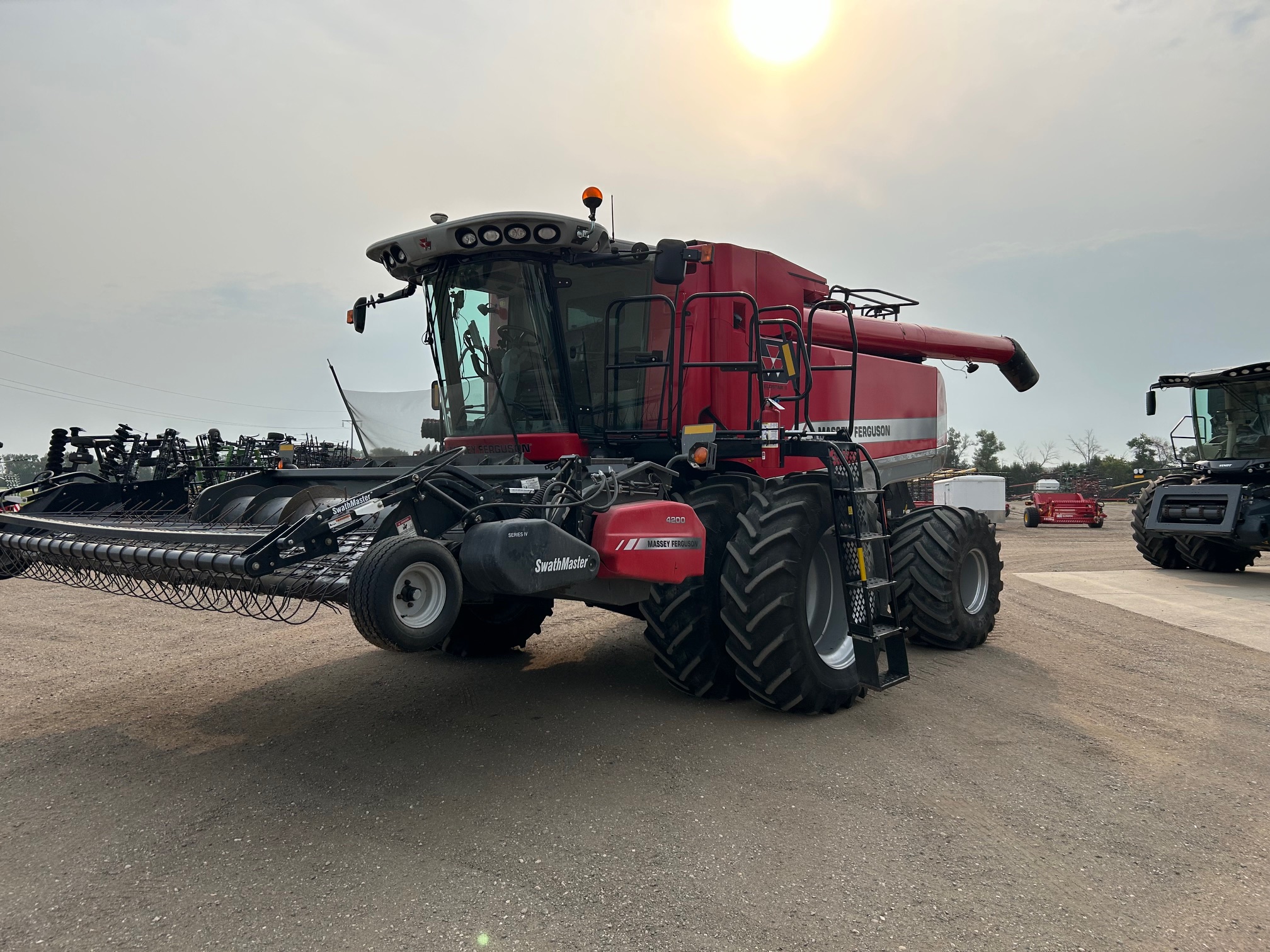 2010 Massey Ferguson 9895 Combine