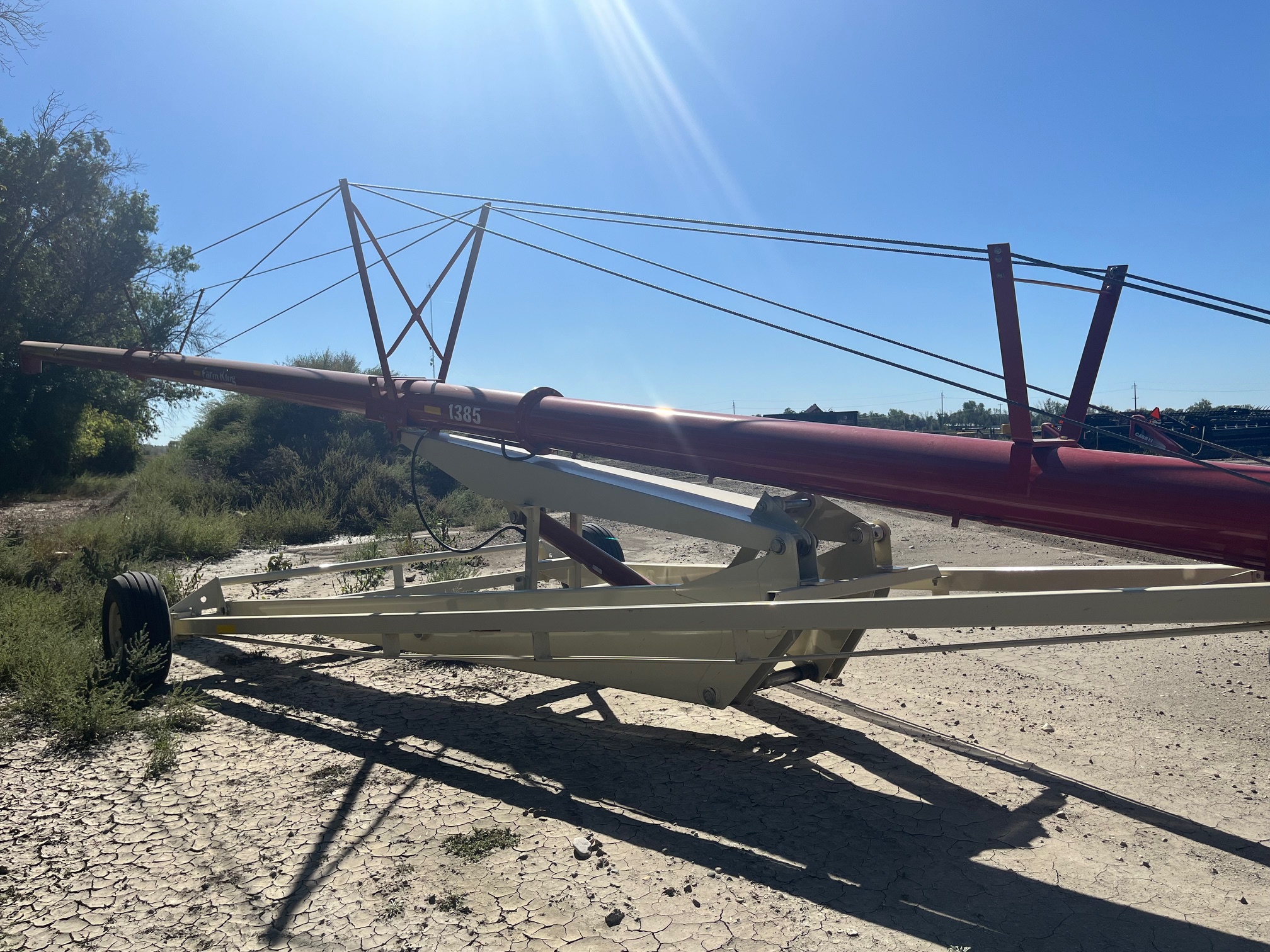 2014 Buhler Farm King Y1385TMMR Grain Auger