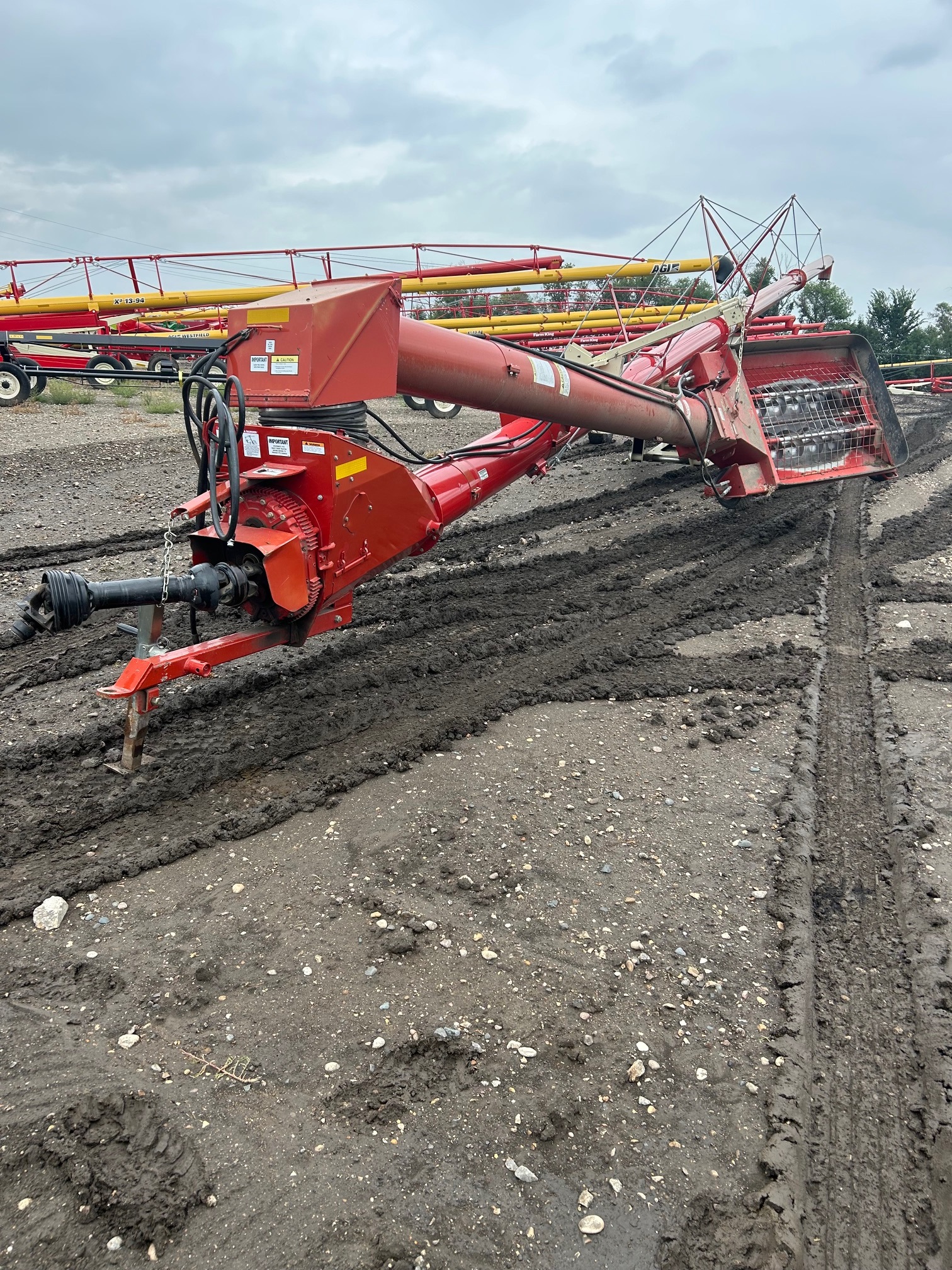 2014 Buhler Farm King Y1385TMMR Grain Auger