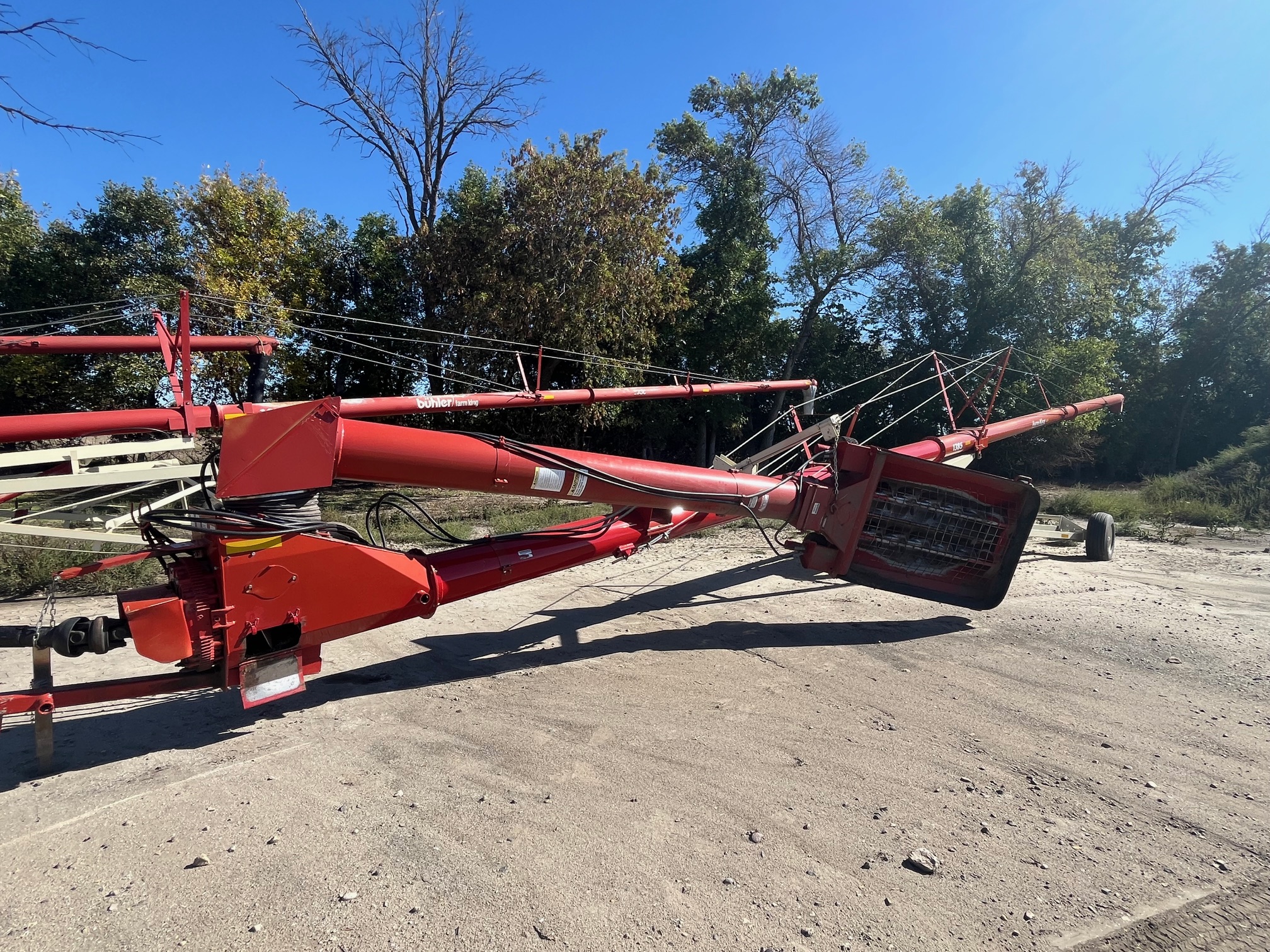 2014 Buhler Farm King Y1385TMMR Grain Auger