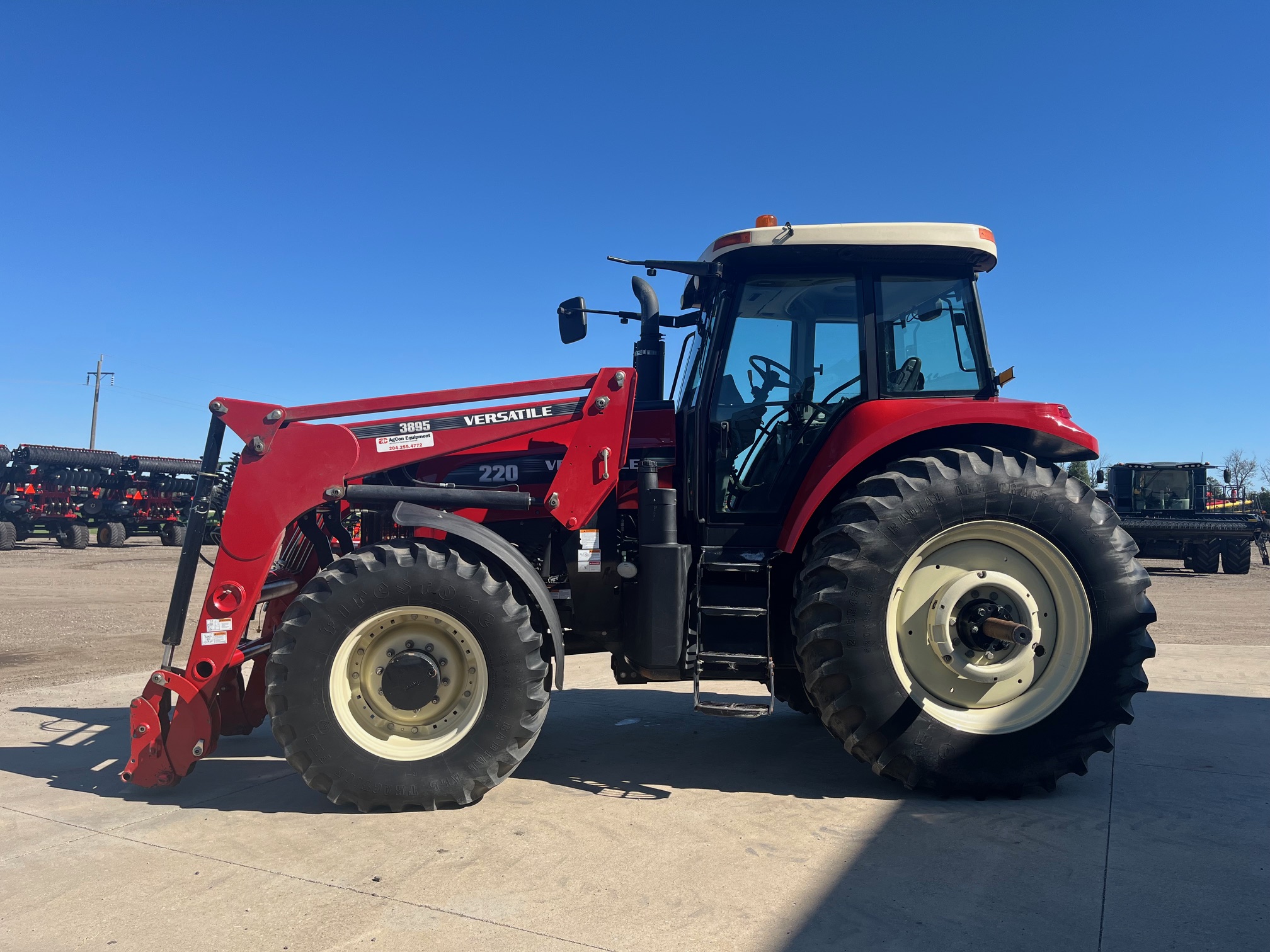 2014 Versatile 220 Tractor