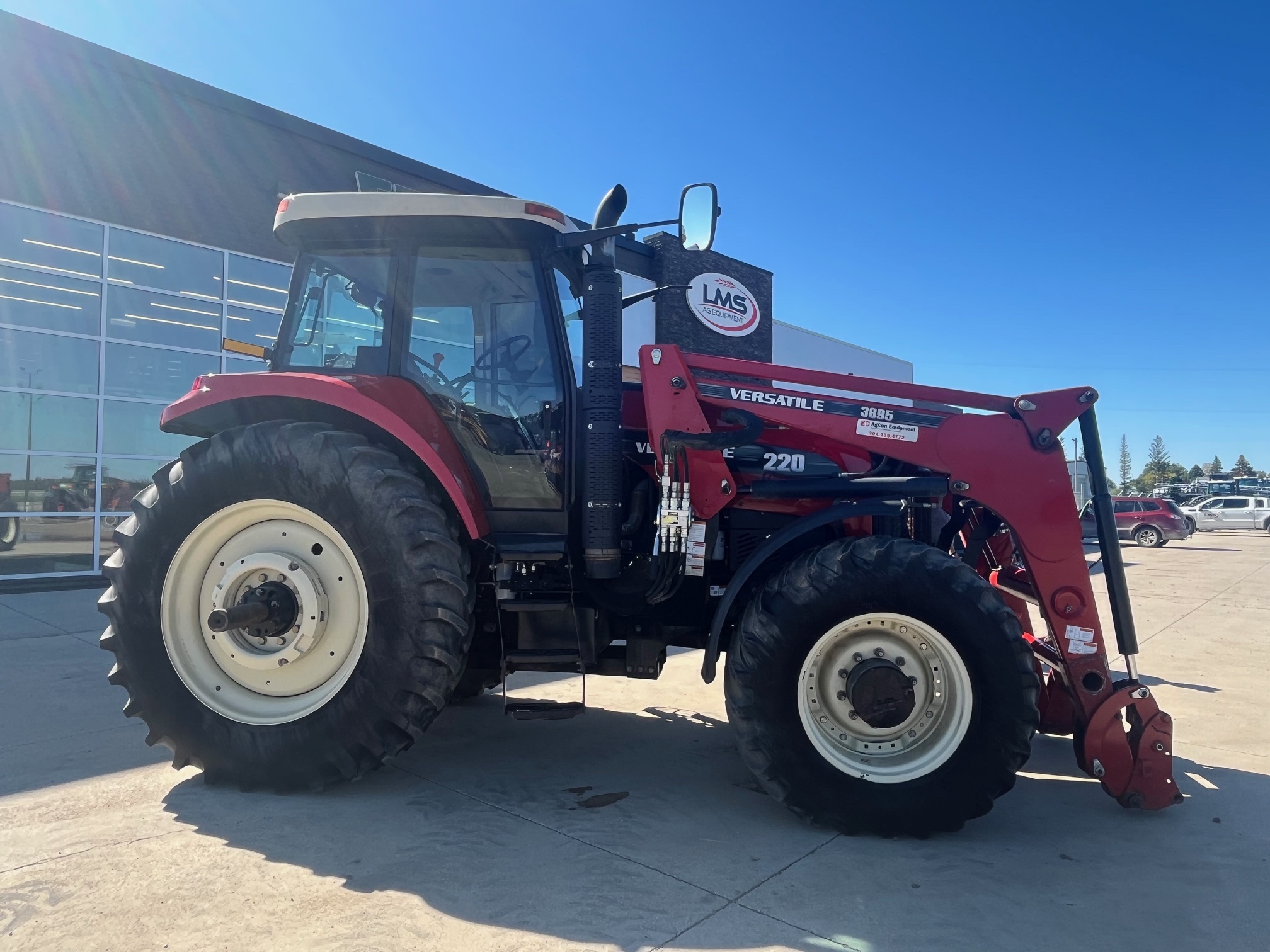 2014 Versatile 220 Tractor