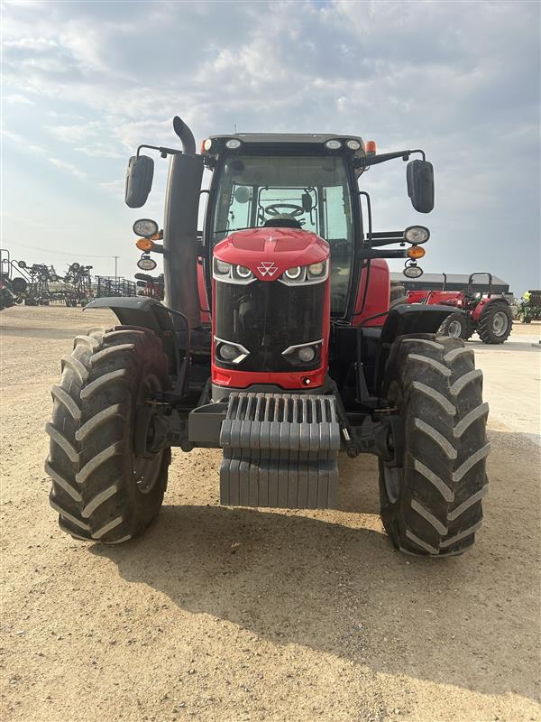 2022 Massey Ferguson 7724 Deluxe Tractor