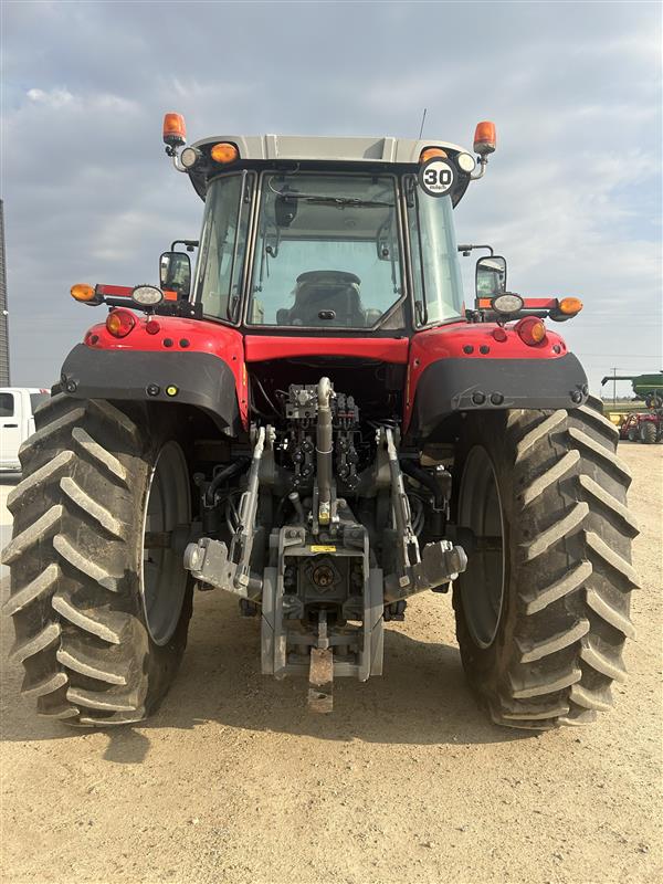 2022 Massey Ferguson 7724 Deluxe Tractor