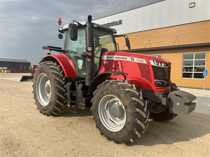 2022 Massey Ferguson 7724 Deluxe Tractor