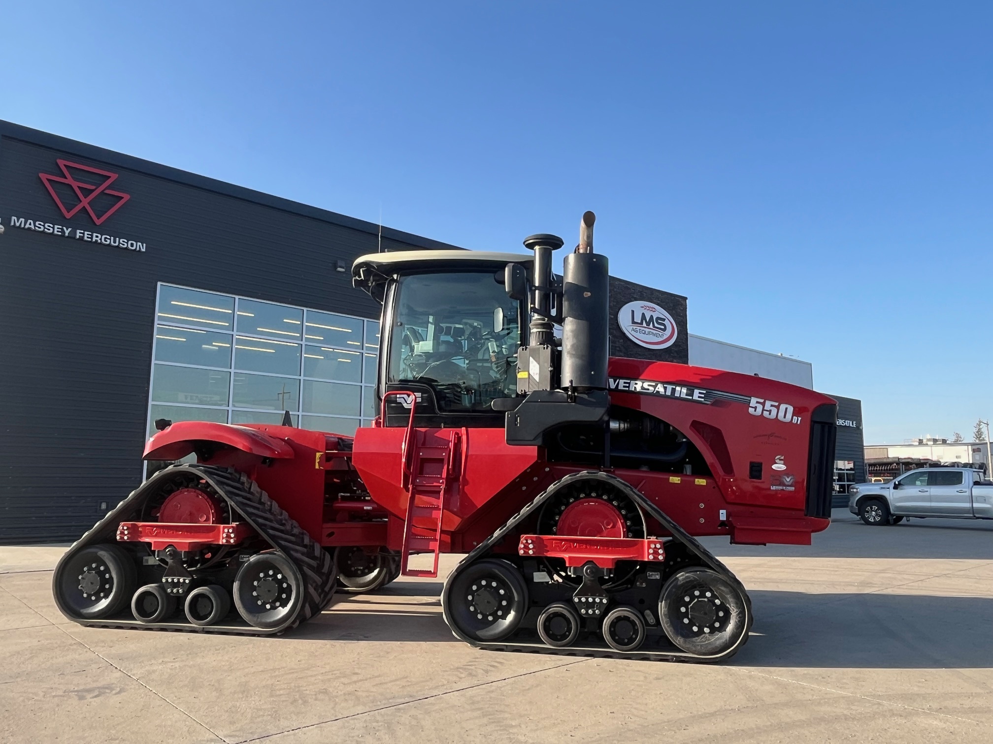 2015 Versatile 550DT Tractor