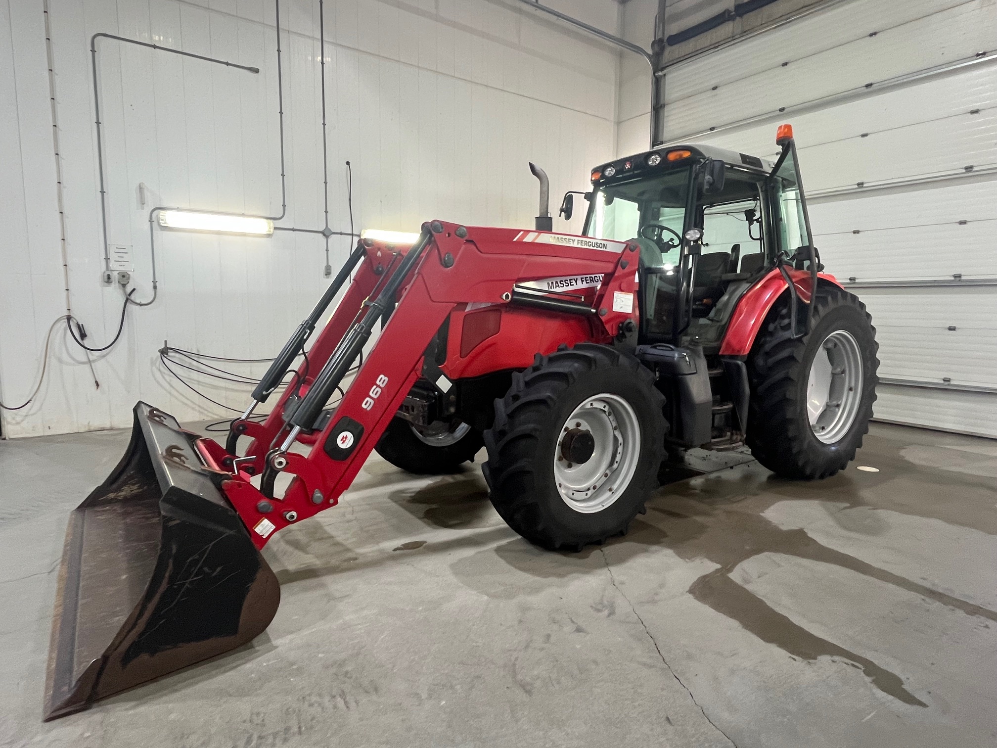 2008 Massey Ferguson 6465 Tractor