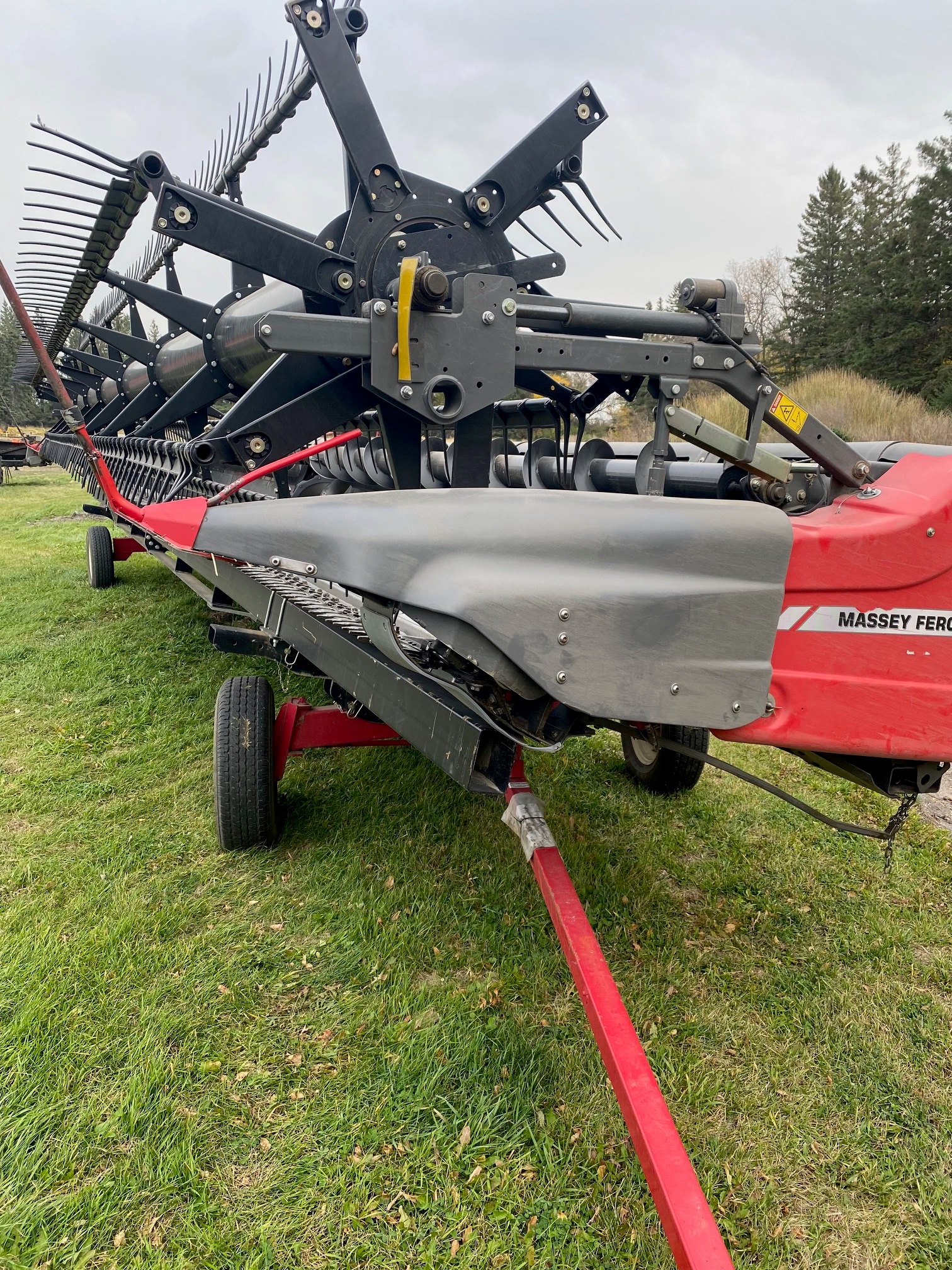 2014 Massey Ferguson 9250-35 Header Combine