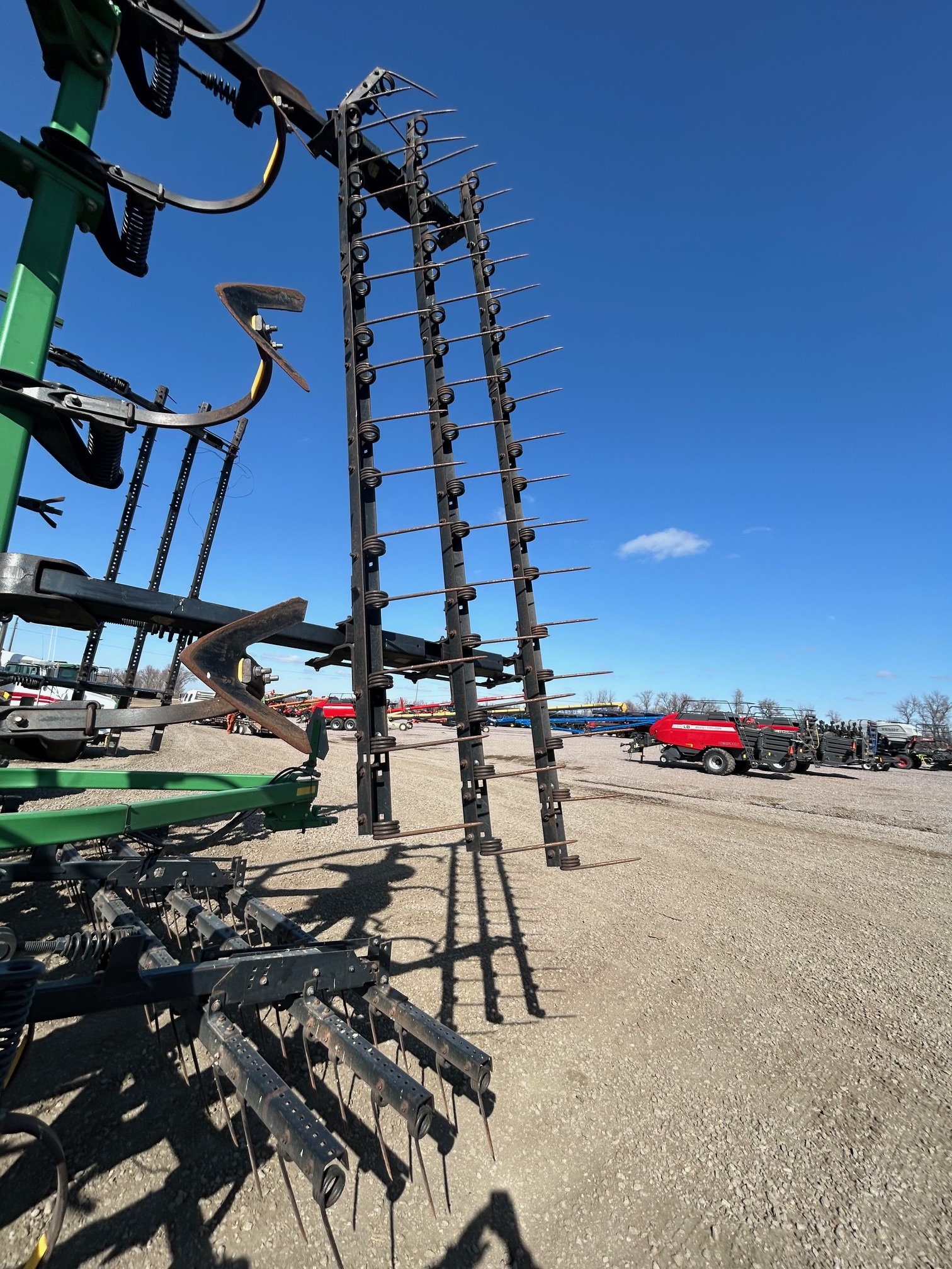 2002 John Deere 2200 Field Cultivator