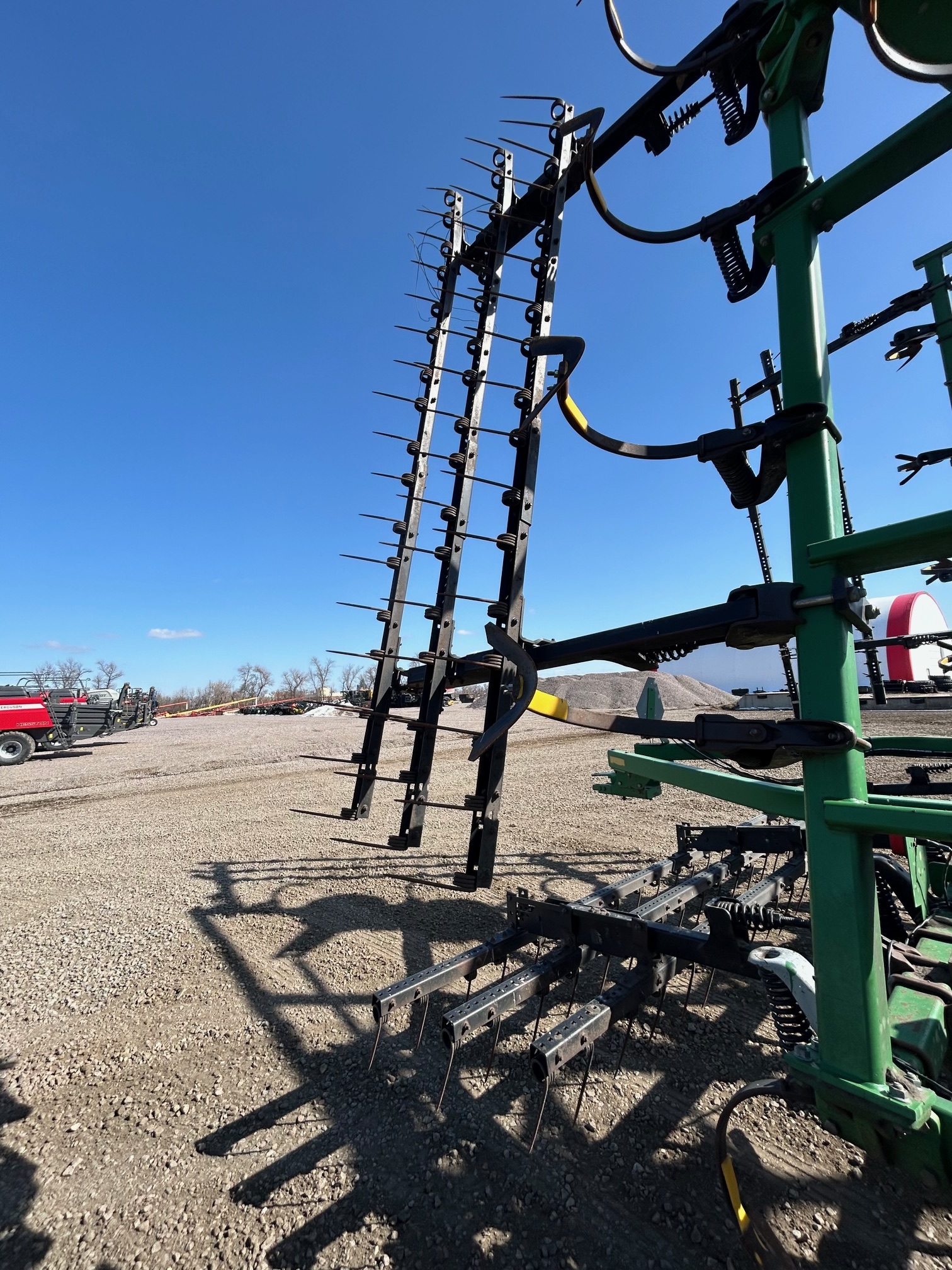 2002 John Deere 2200 Field Cultivator