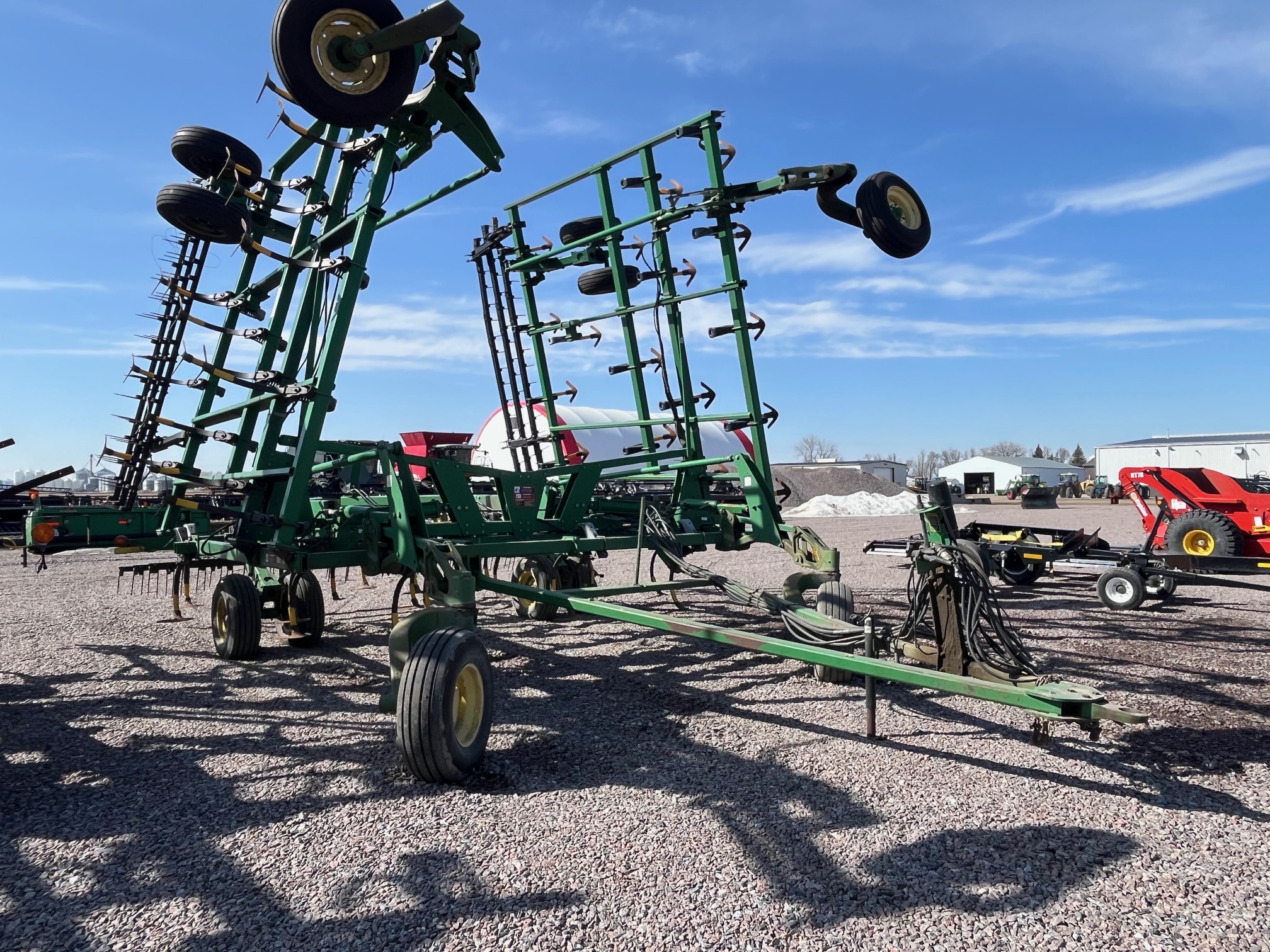 2002 John Deere 2200 Field Cultivator