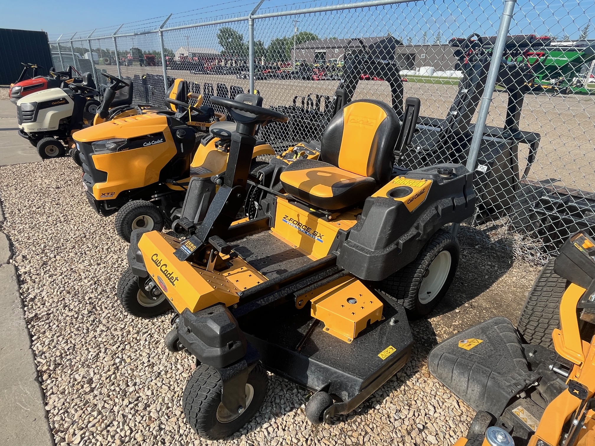 2019 Cub Cadet ZF SX60 Mower/Zero Turn