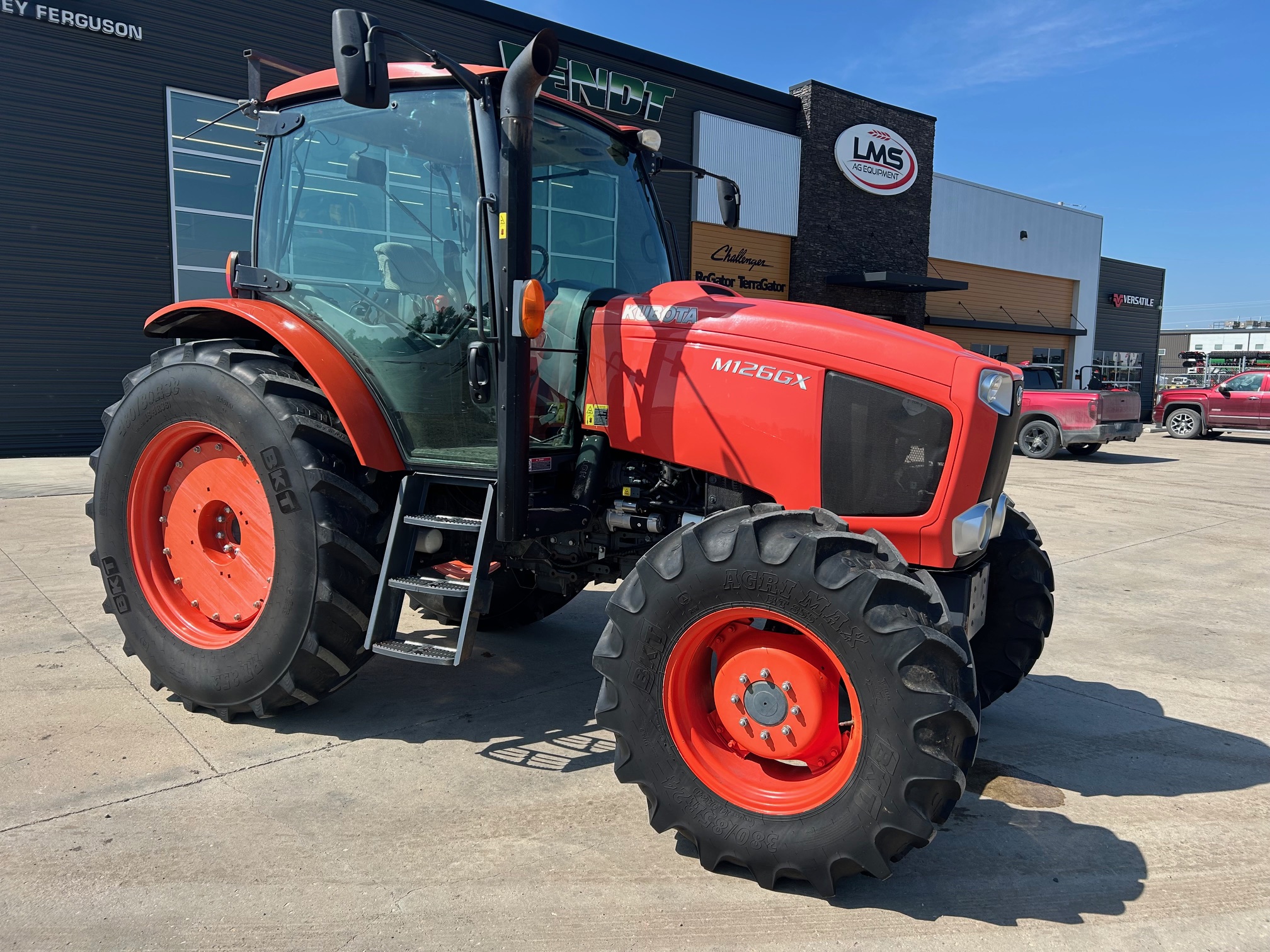 2014 Kubota M126 Tractor