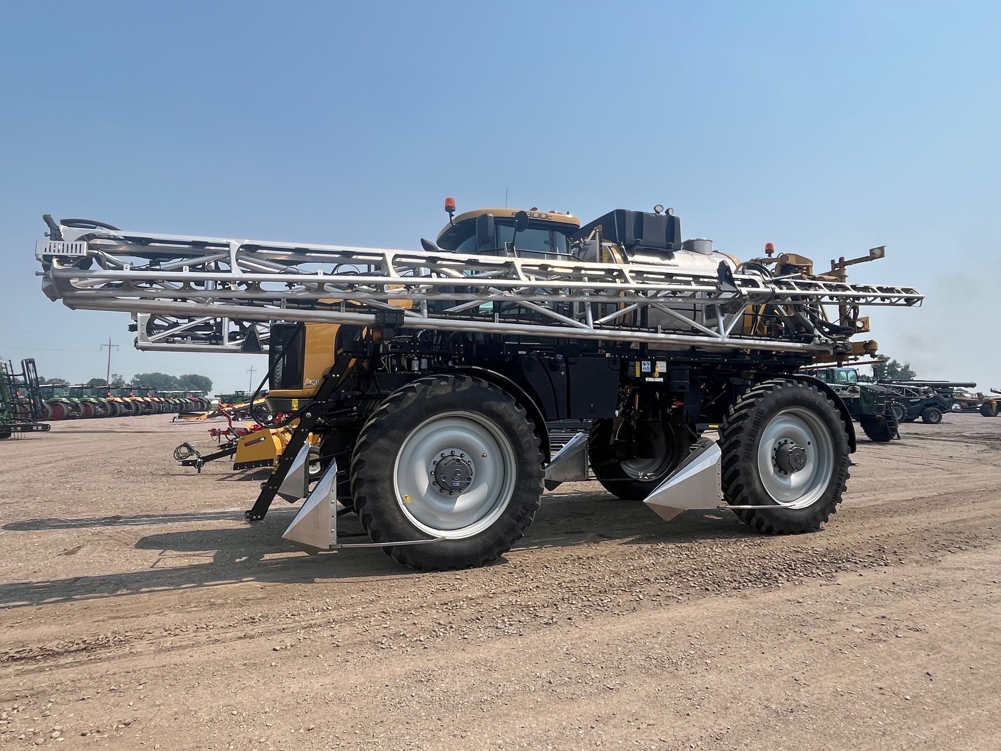 2022 RoGator RG1300C Sprayer/High Clearance