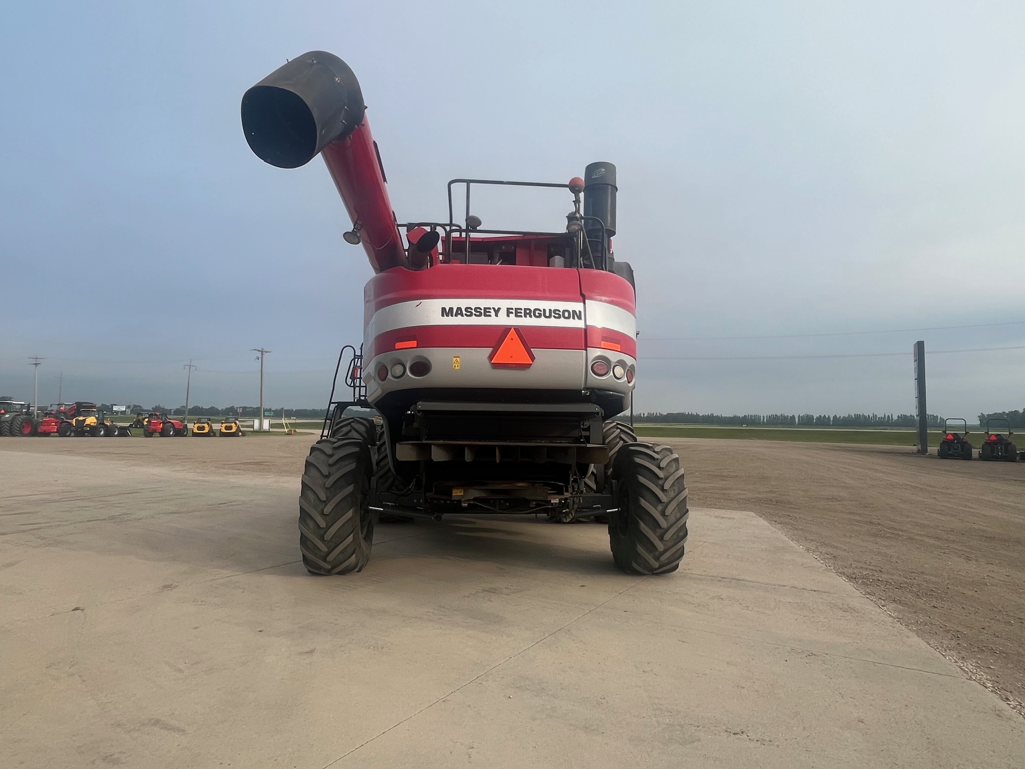 2009 Massey Ferguson 9895 Combine