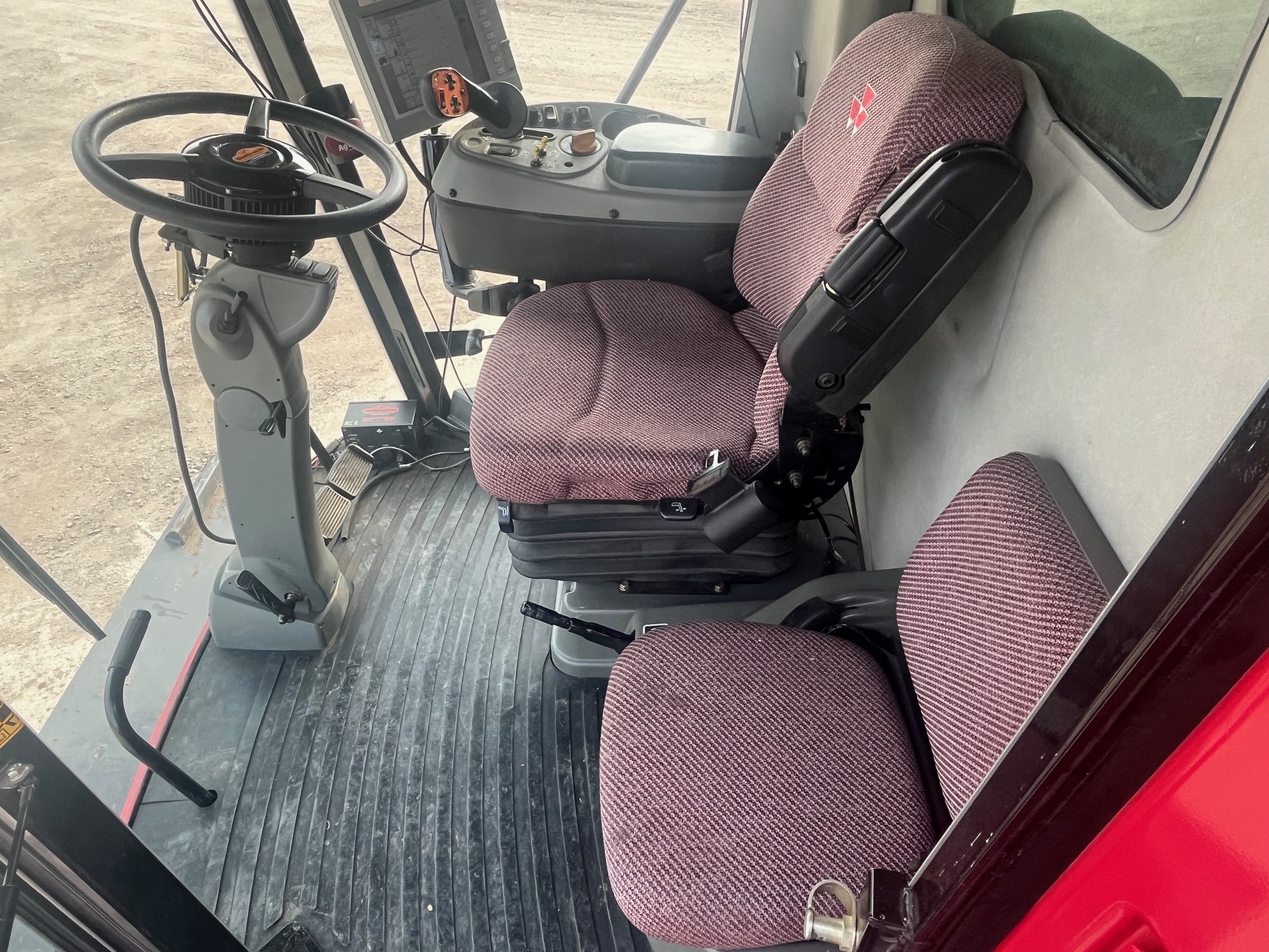 2009 Massey Ferguson 9895 Combine