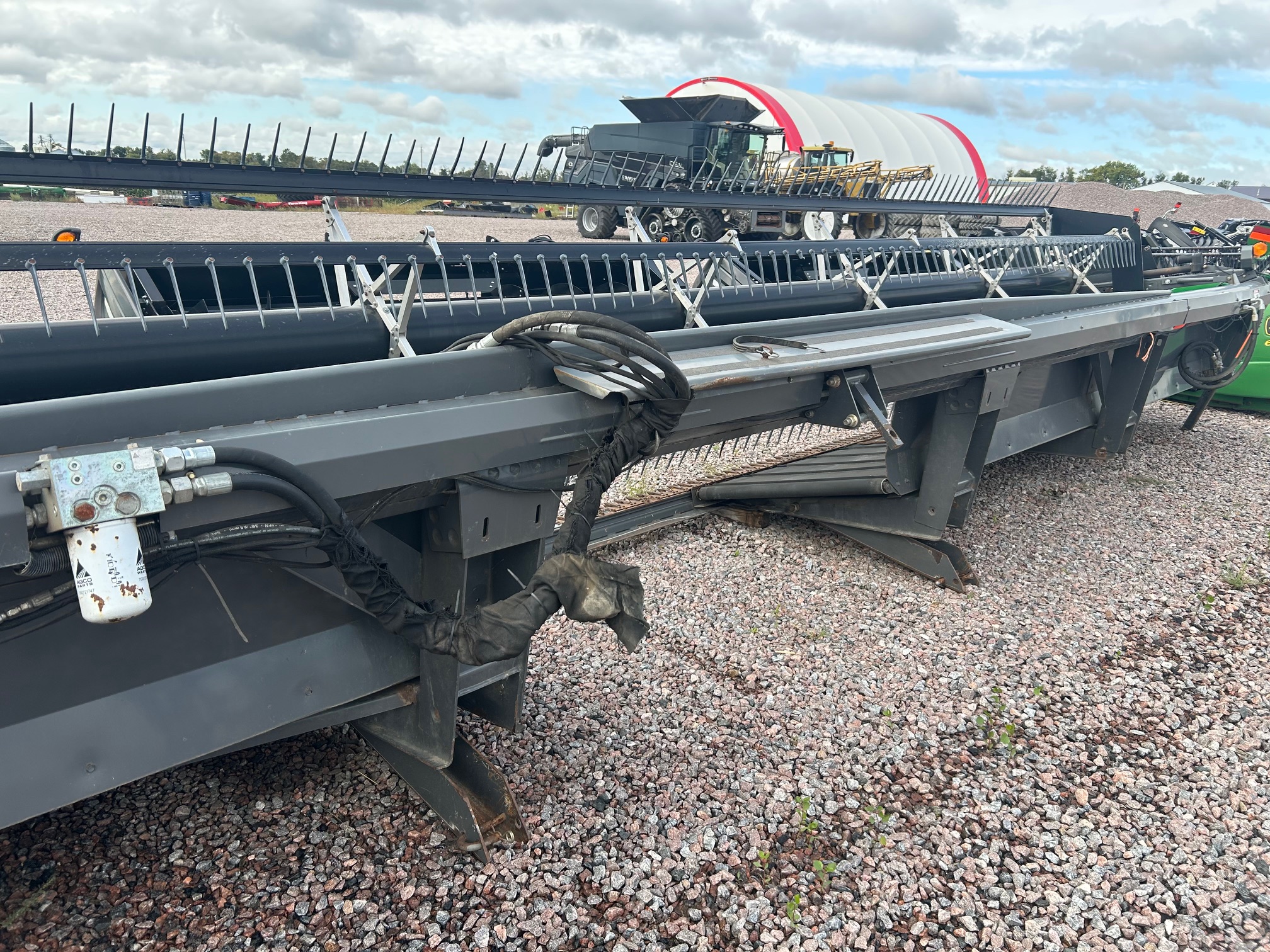 2011 Massey Ferguson 5200-36 Header Flex