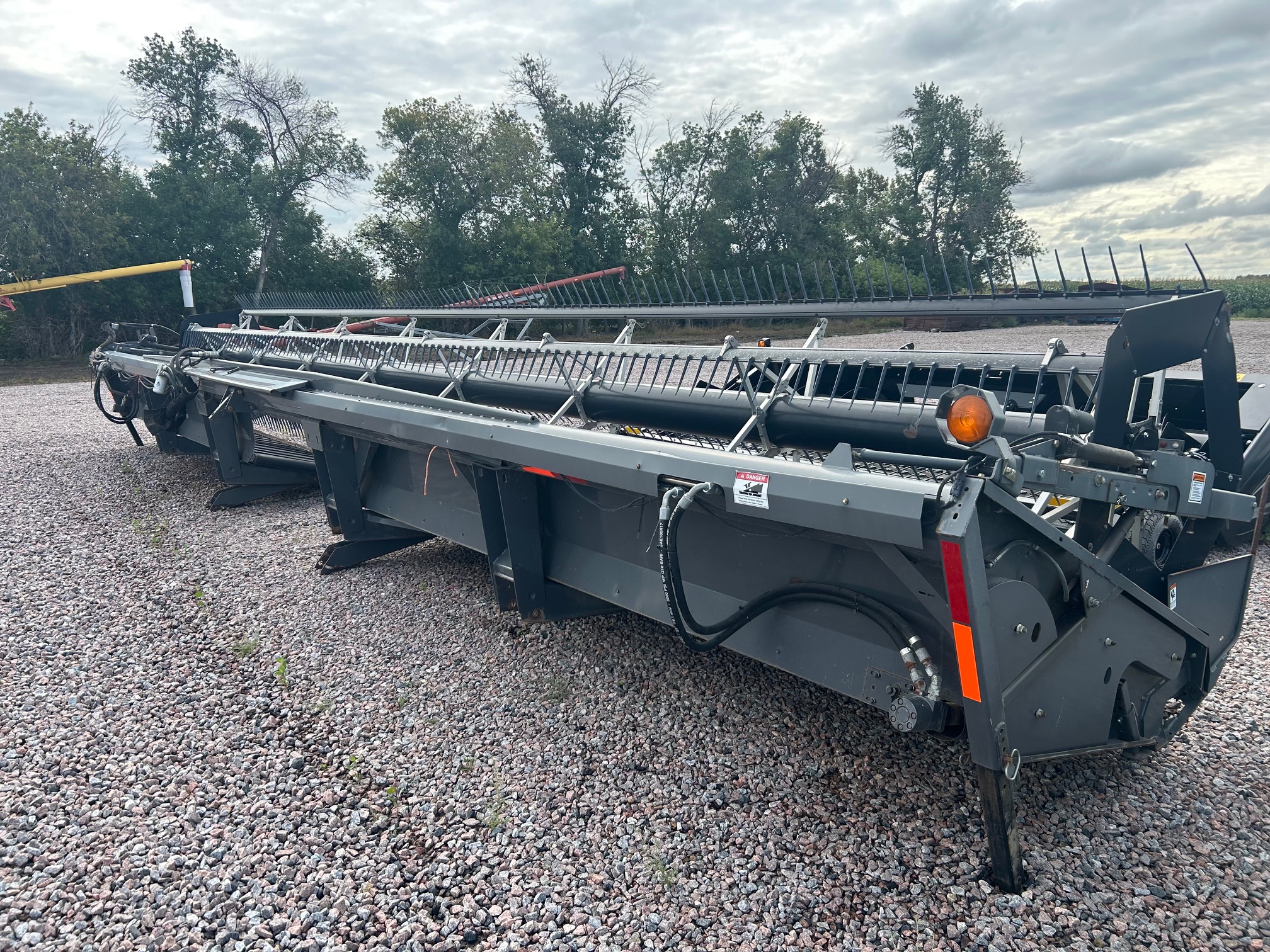 2011 Massey Ferguson 5200-36 Header Flex