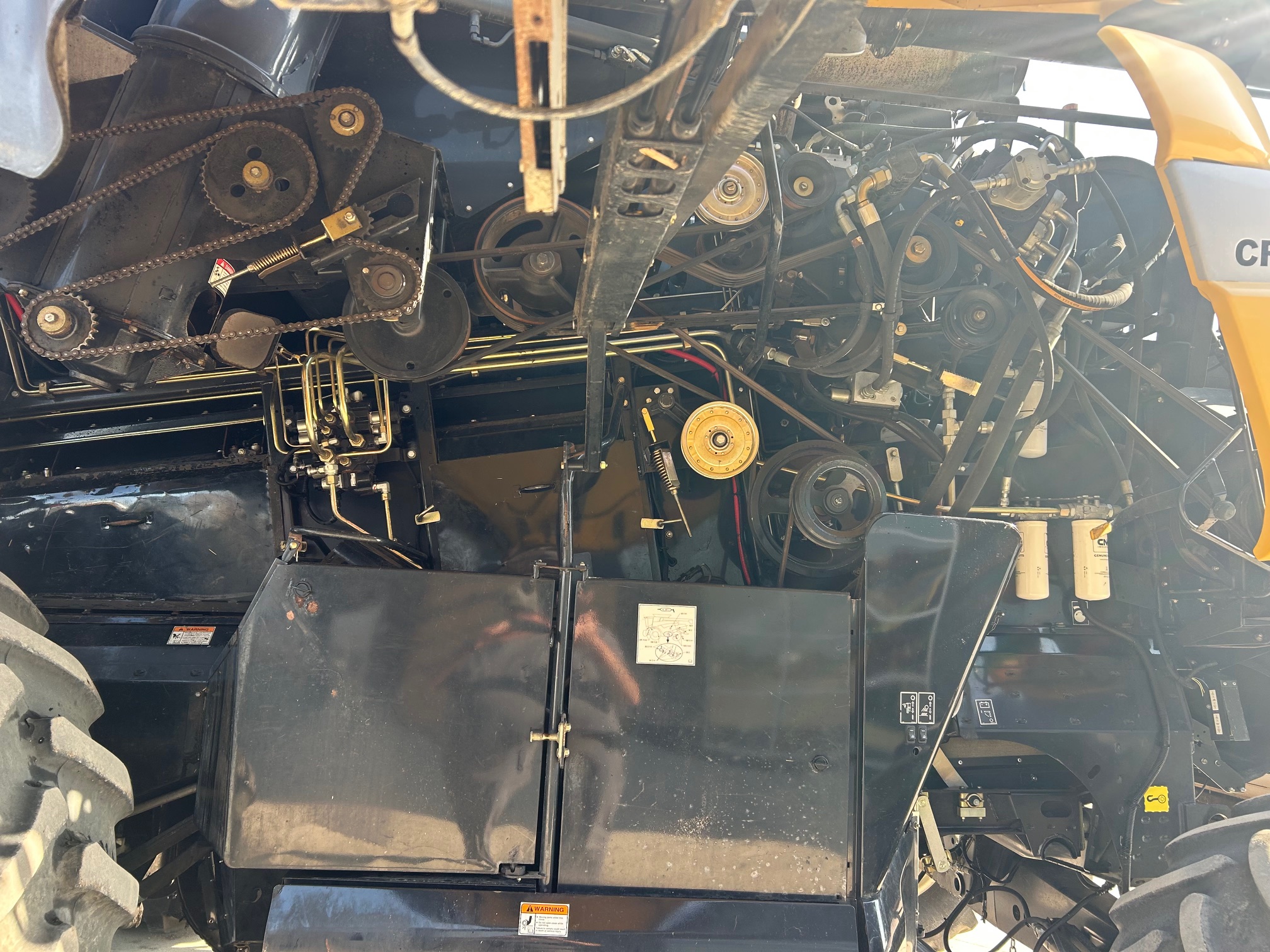 2009 New Holland CR9070 Combine