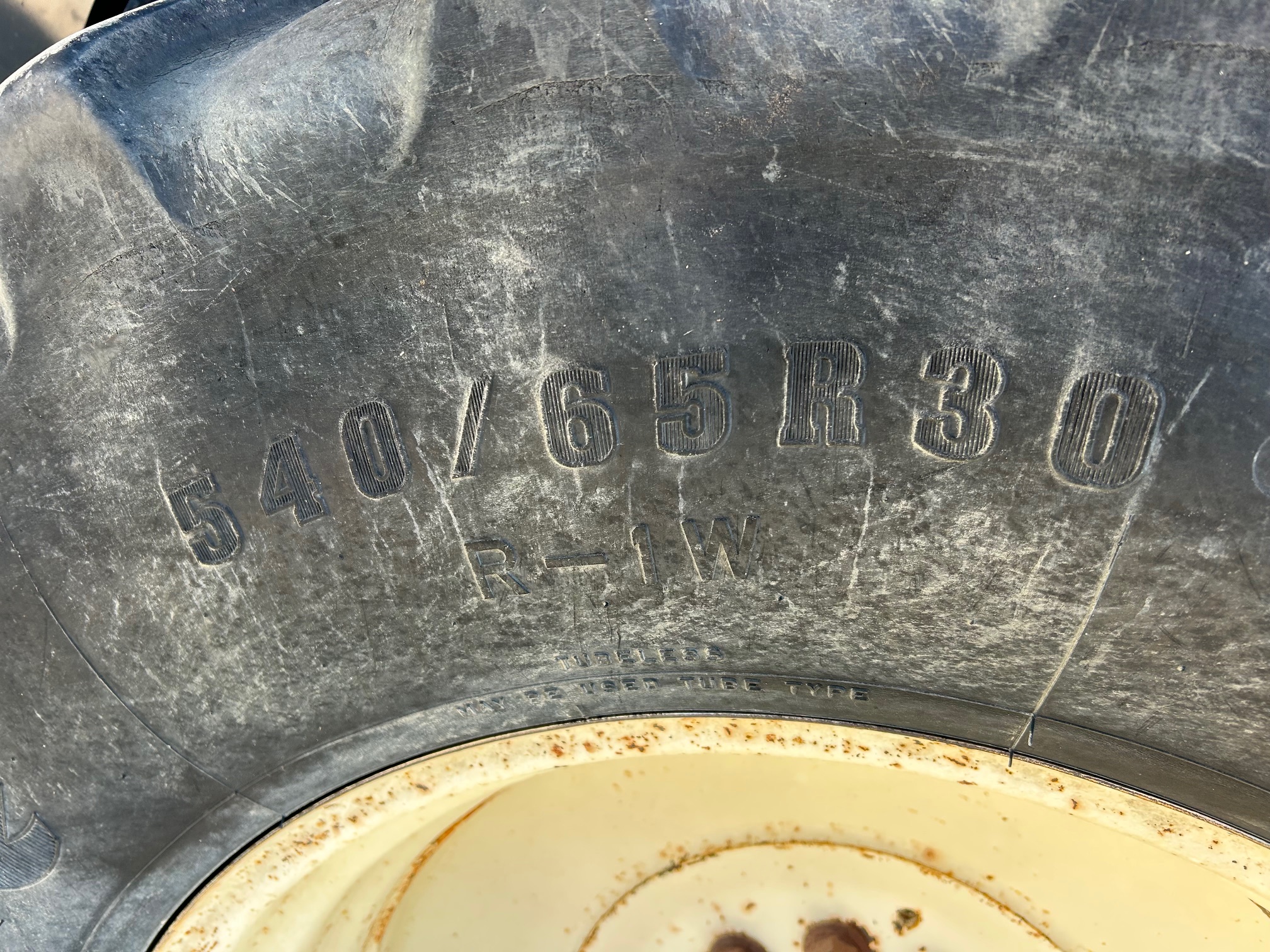 2009 New Holland CR9070 Combine