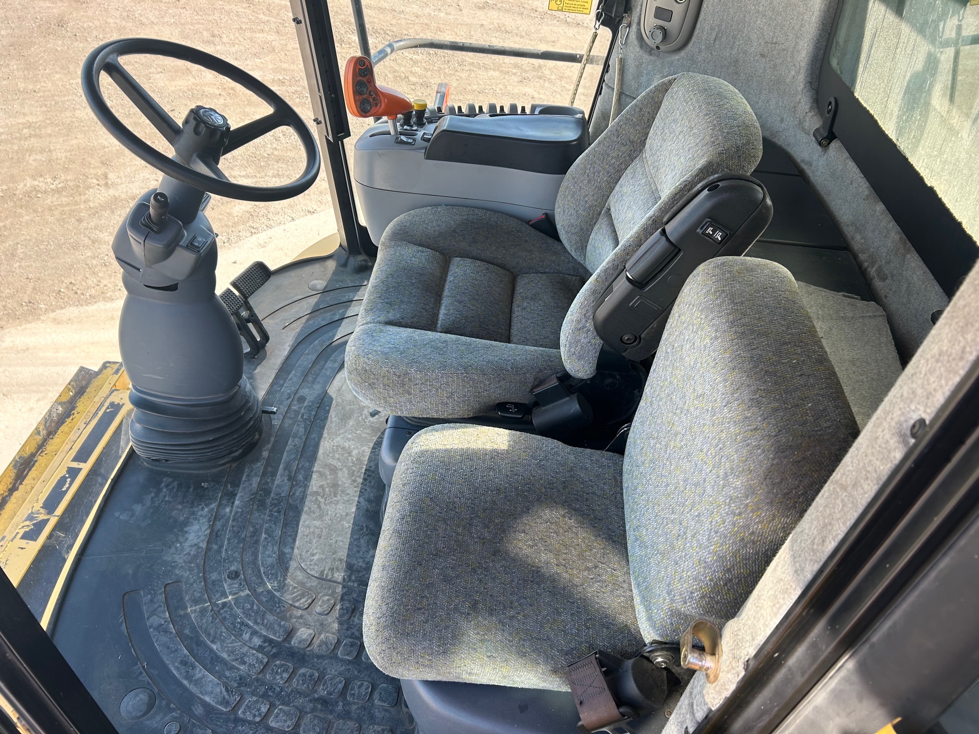 2009 New Holland CR9070 Combine