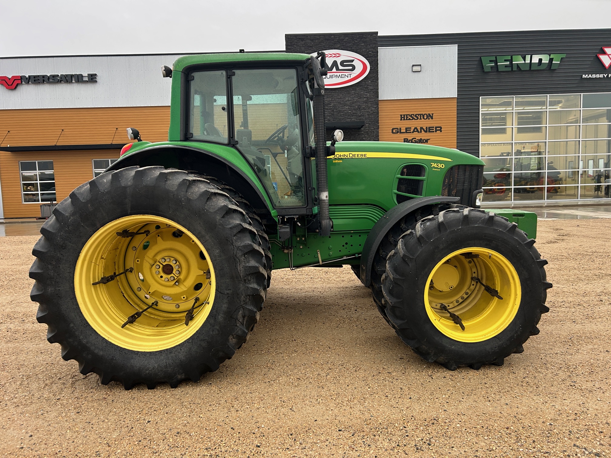 2009 John Deere 7430 Prem Tractor