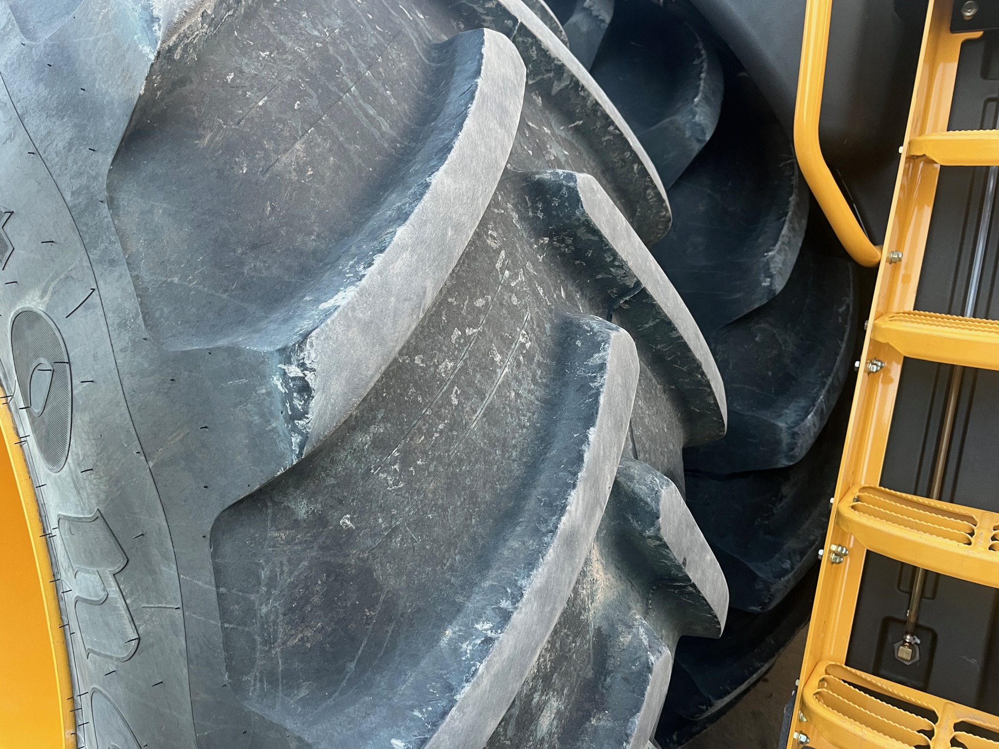 2024 Versatile 430 Tractor