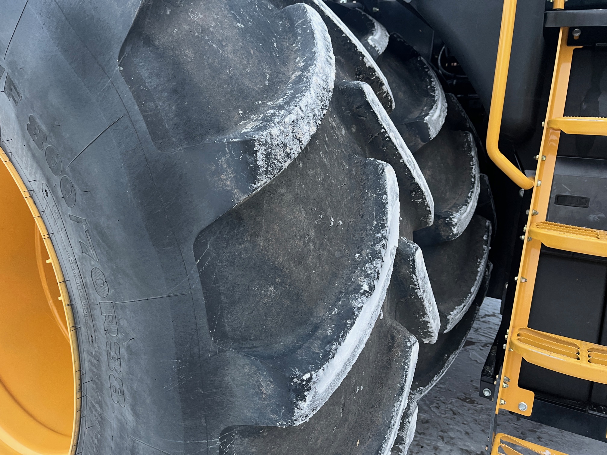 2023 Versatile 580 Tractor