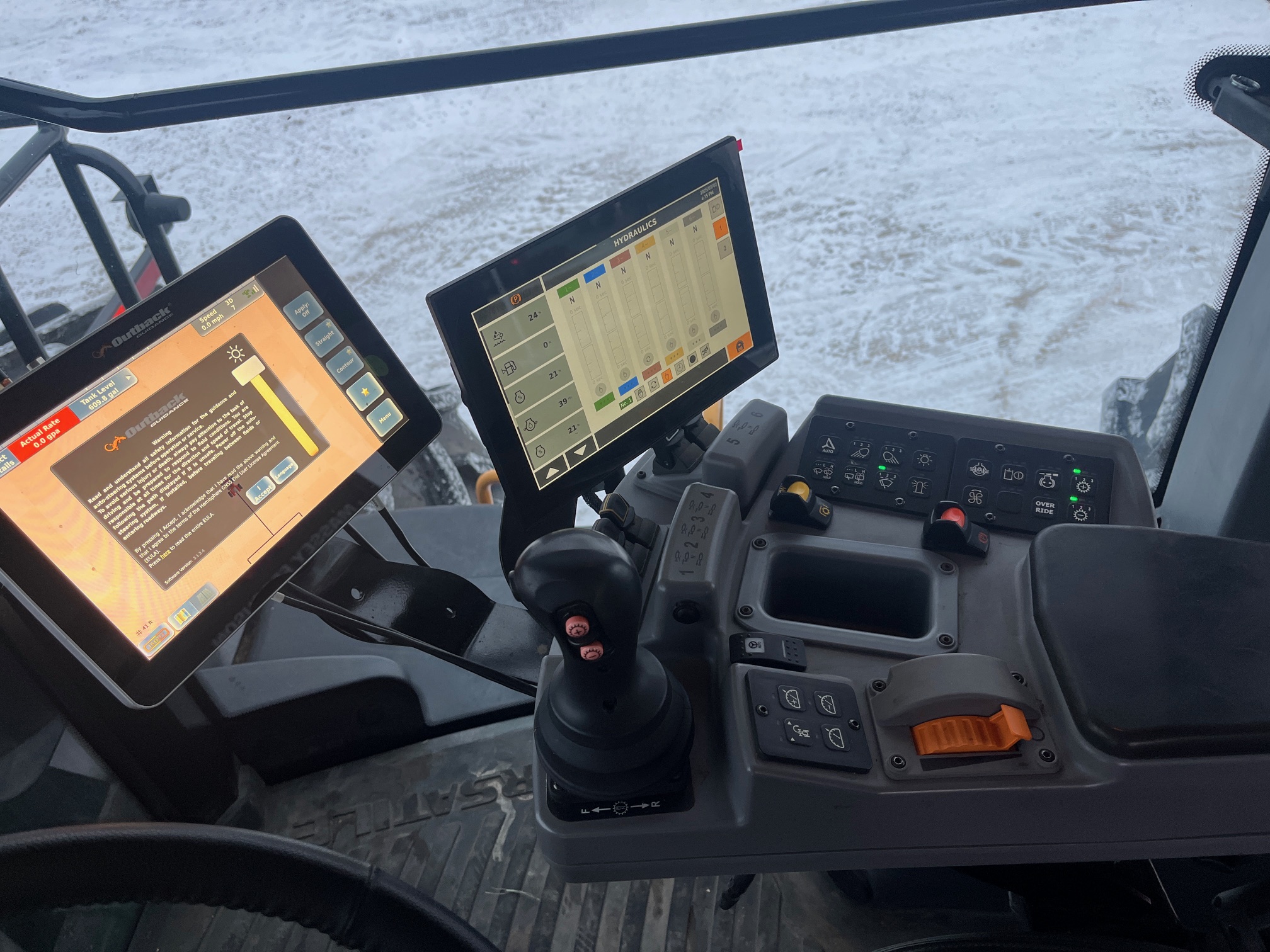 2023 Versatile 580 Tractor