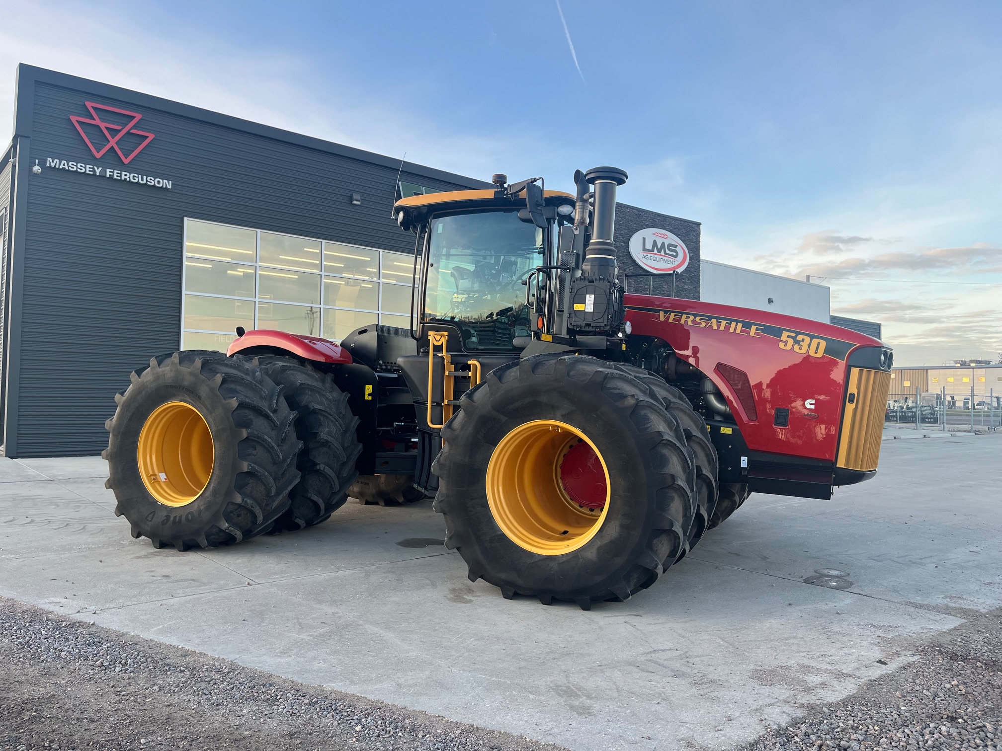 2023 Versatile 530 Tractor