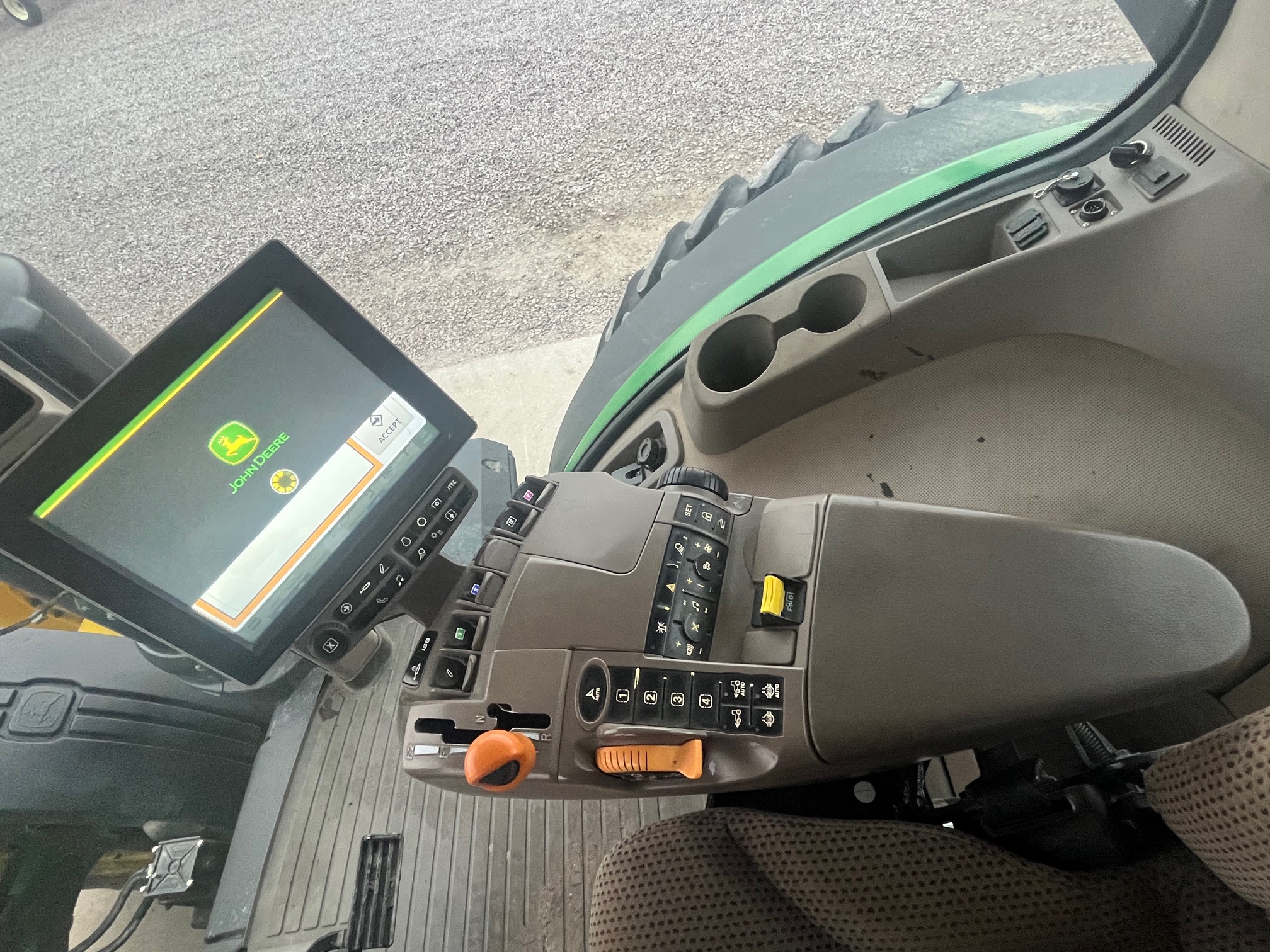 2015 John Deere 8320R Tractor