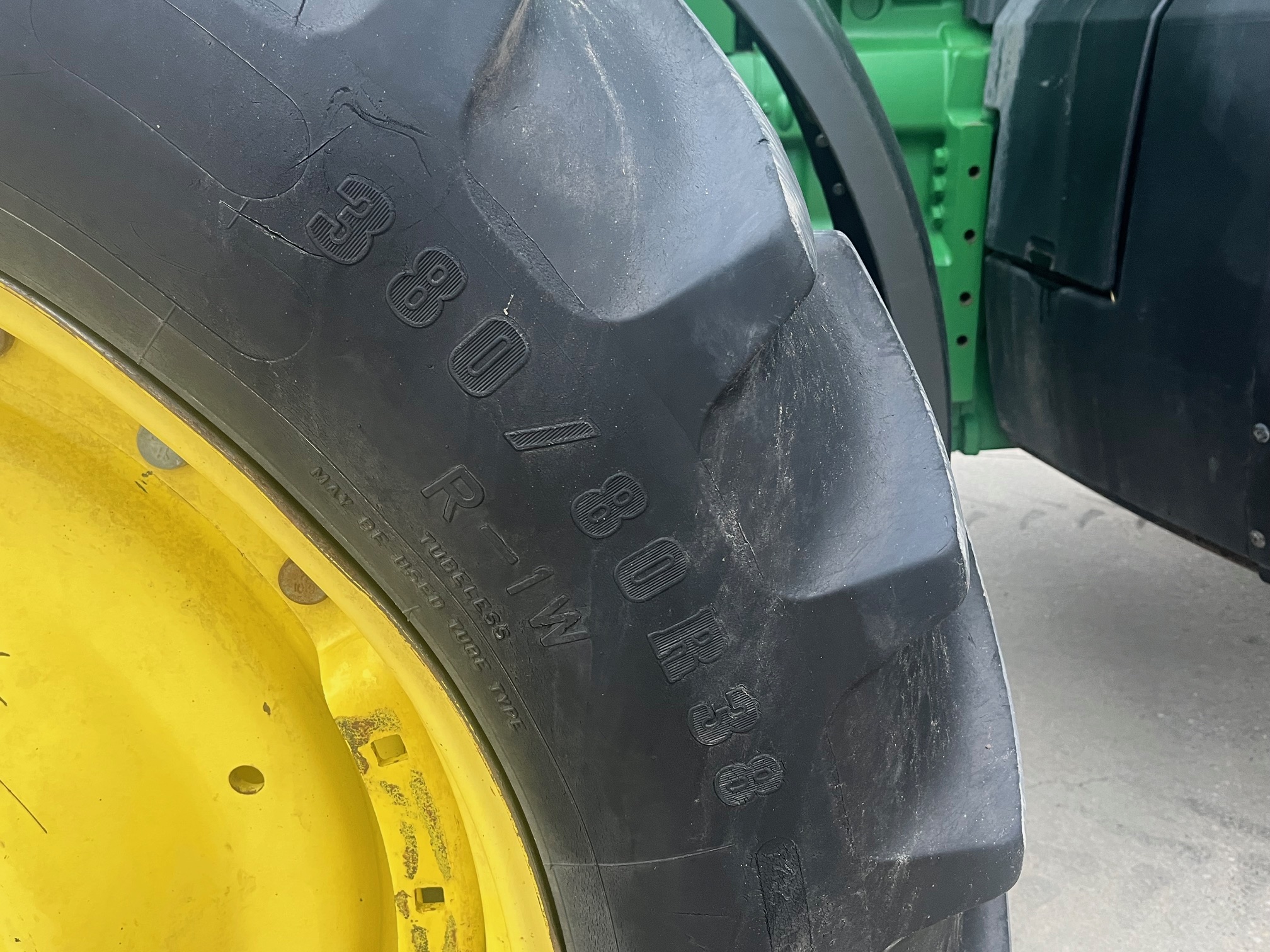 2015 John Deere 8320R Tractor