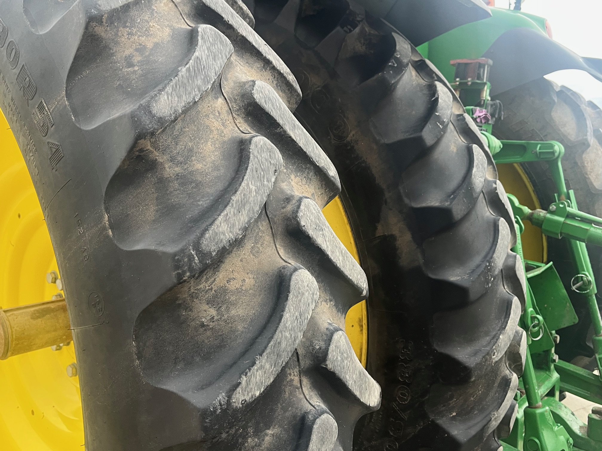 2015 John Deere 8320R Tractor