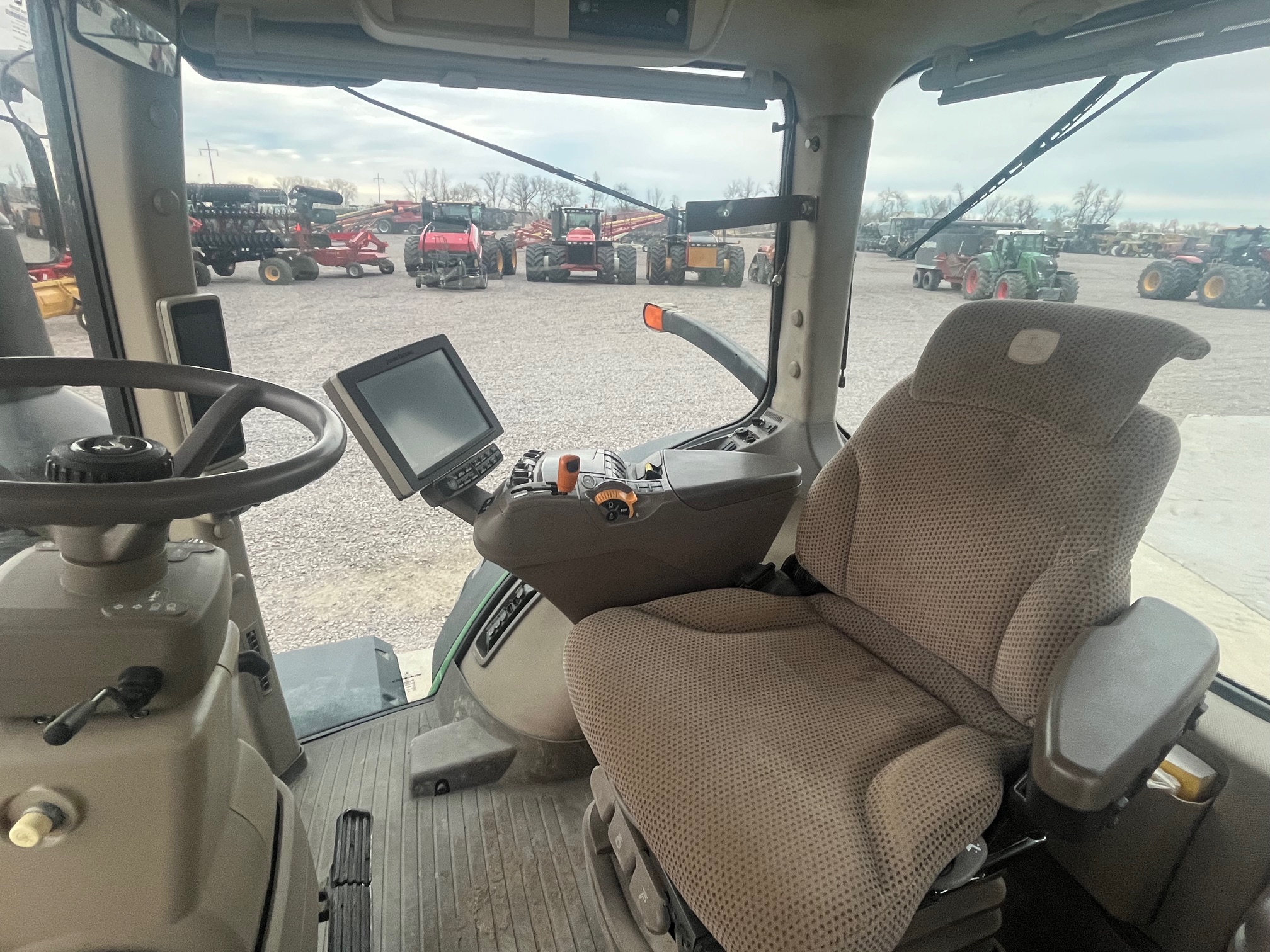 2015 John Deere 8320R Tractor