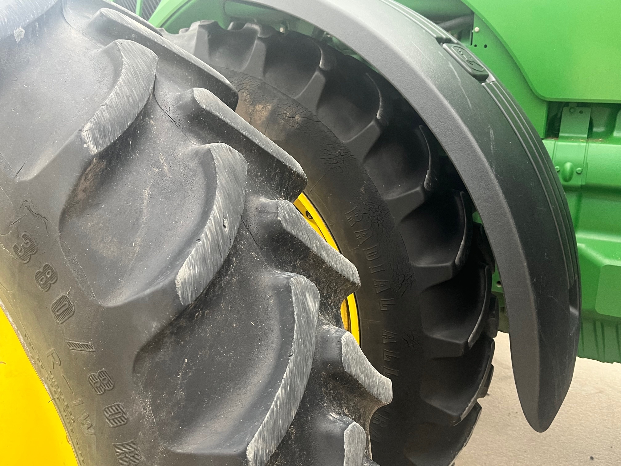 2015 John Deere 8320R Tractor