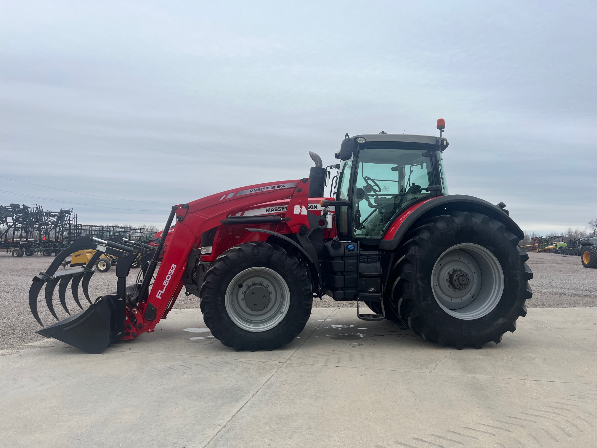 2016 Massey Ferguson 8737 Tractor