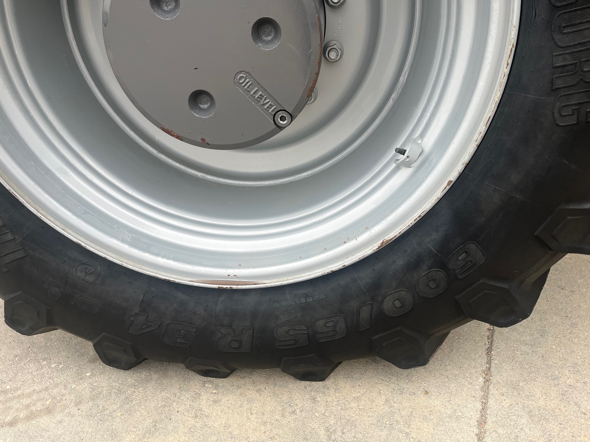 2016 Massey Ferguson 8737 Tractor