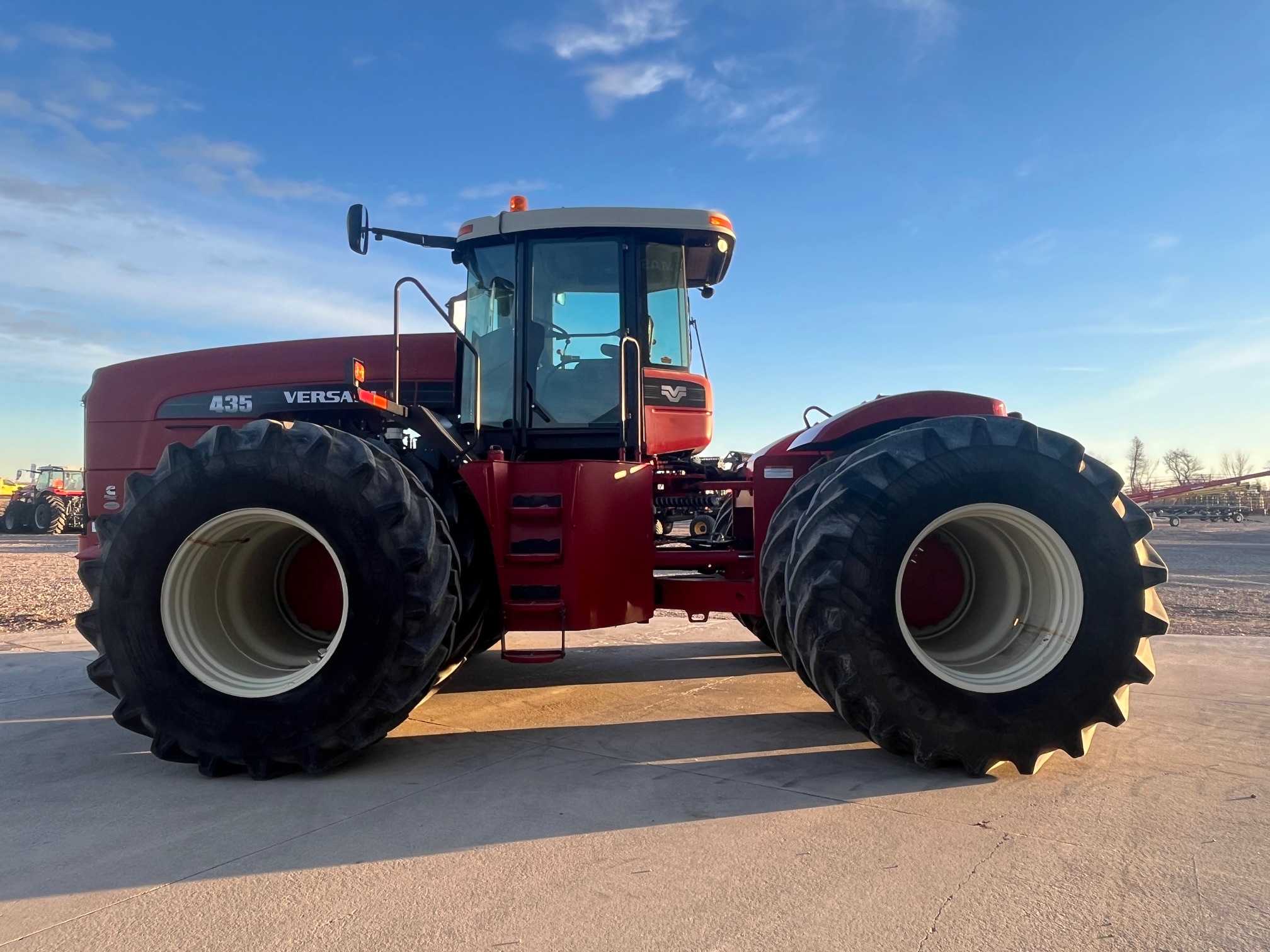 2009 Versatile 435 Tractor