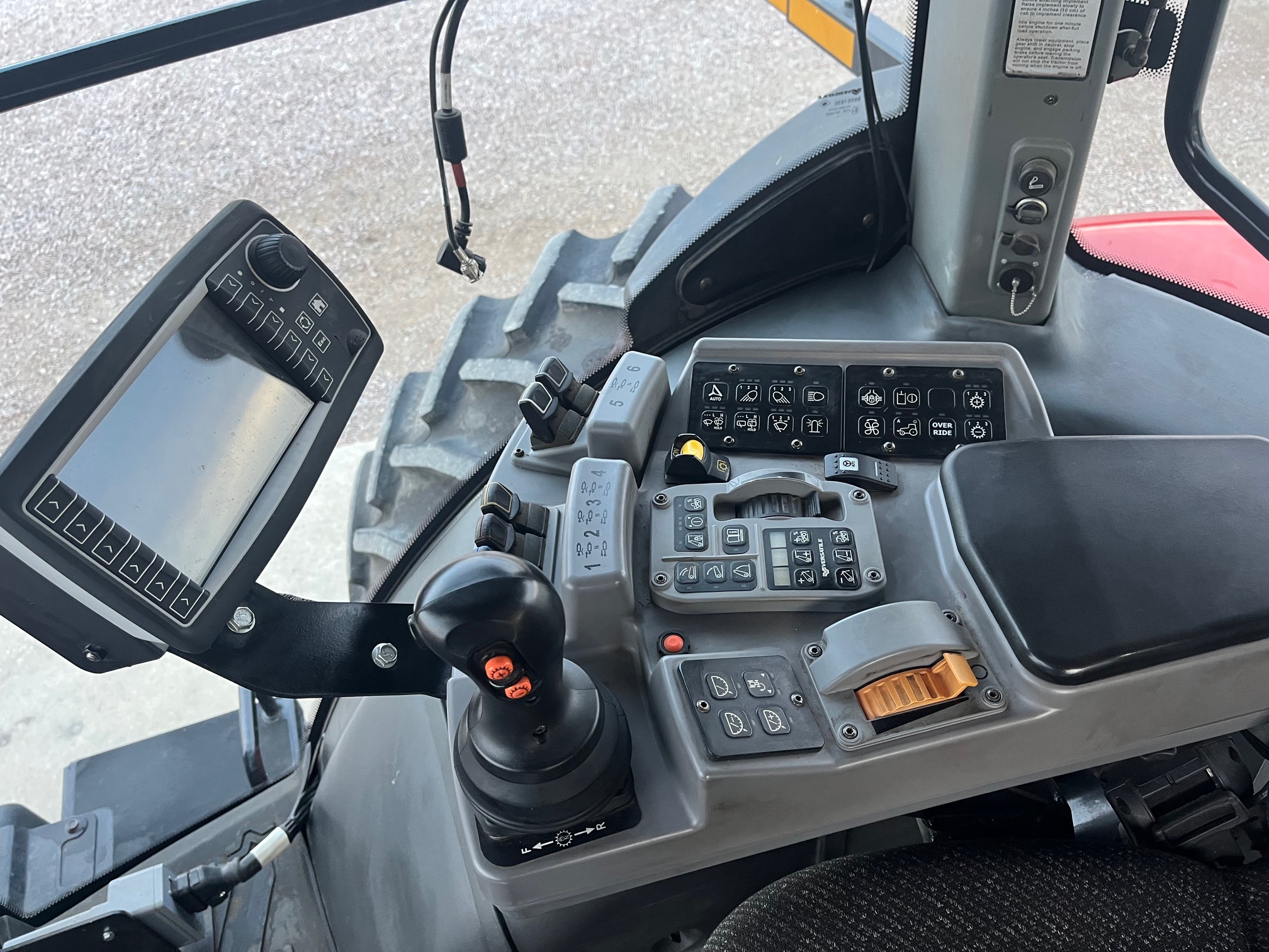 2016 Versatile 310 Tractor