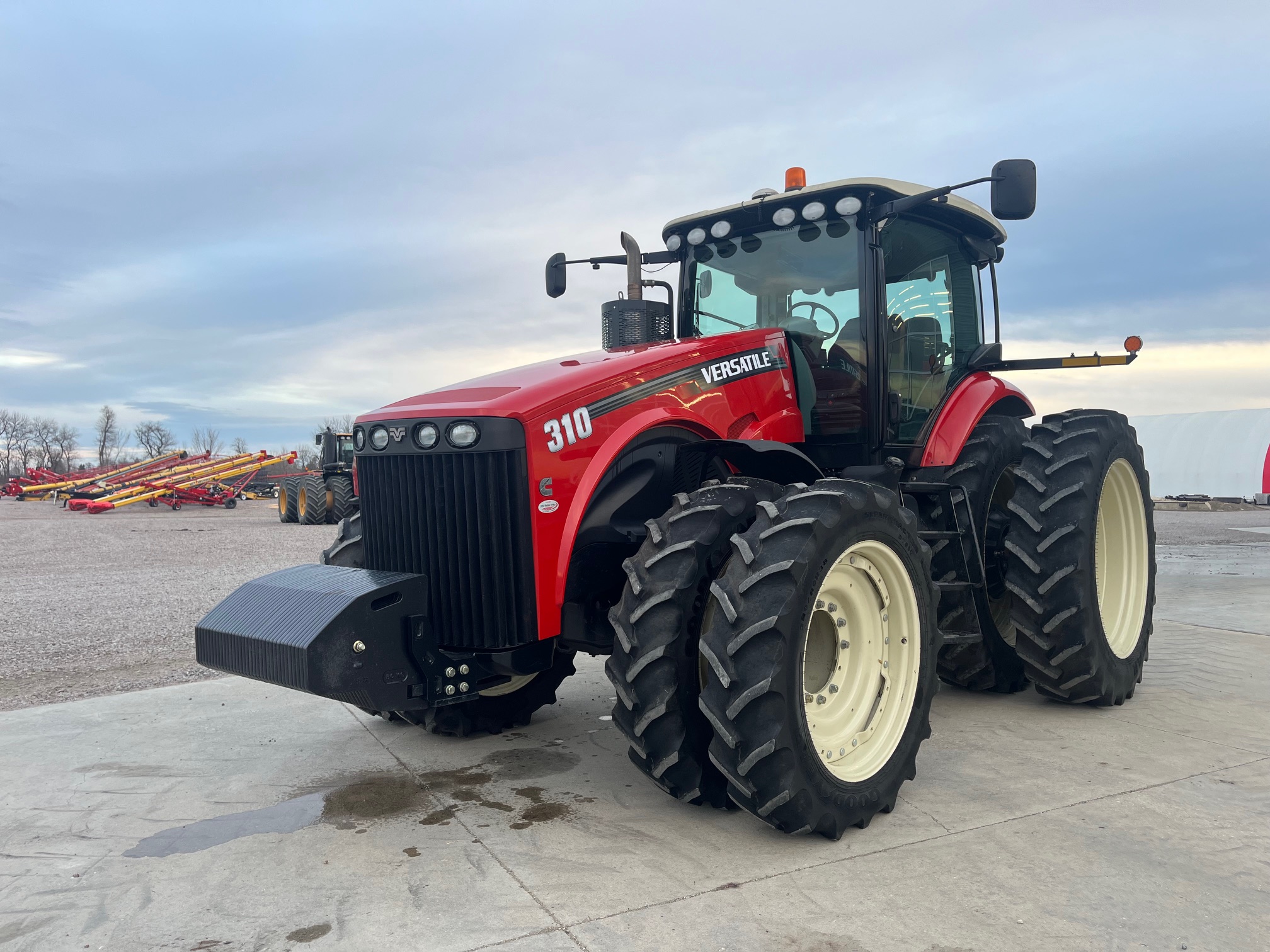 2016 Versatile 310 Tractor