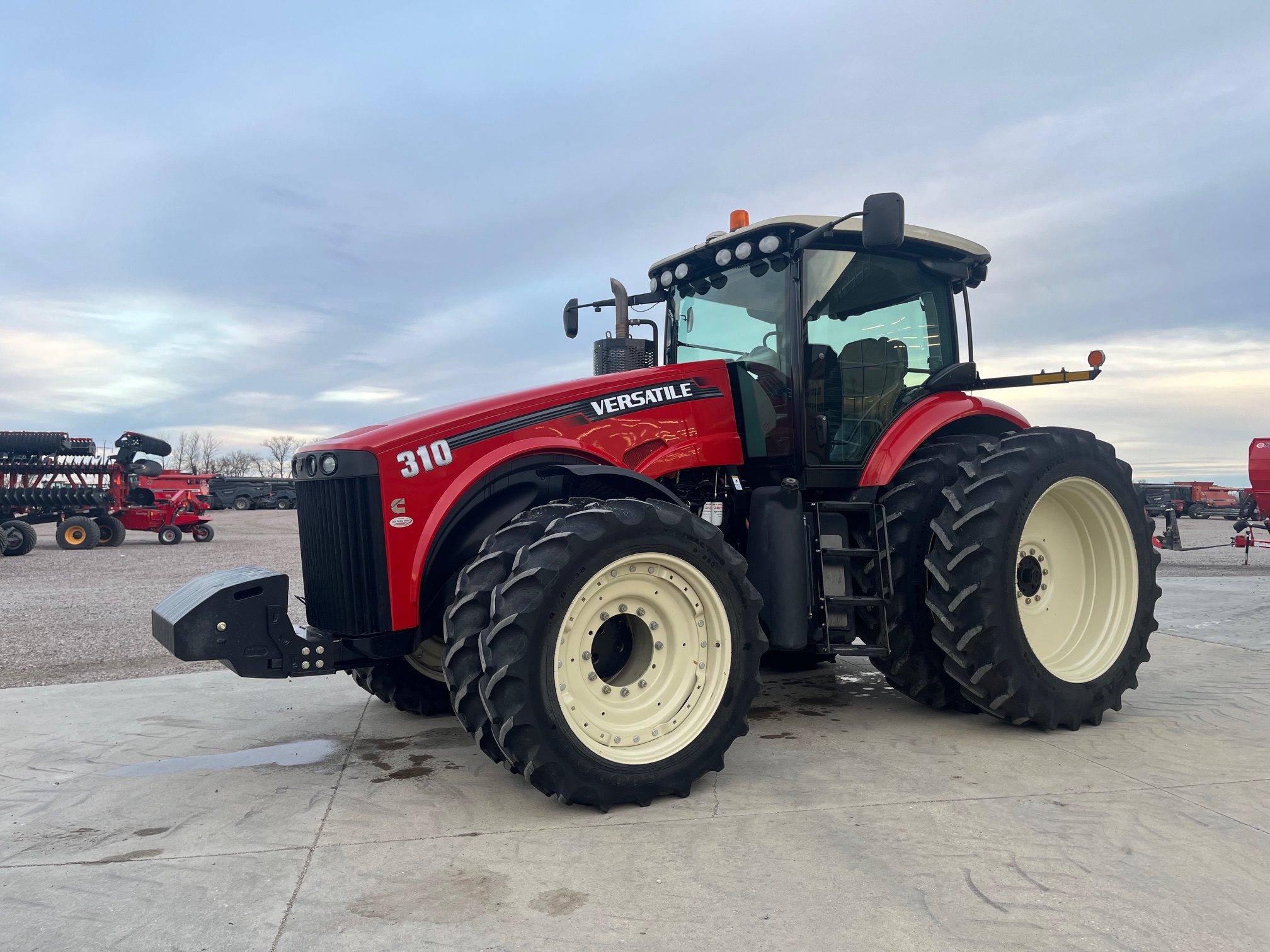 2016 Versatile 310 Tractor