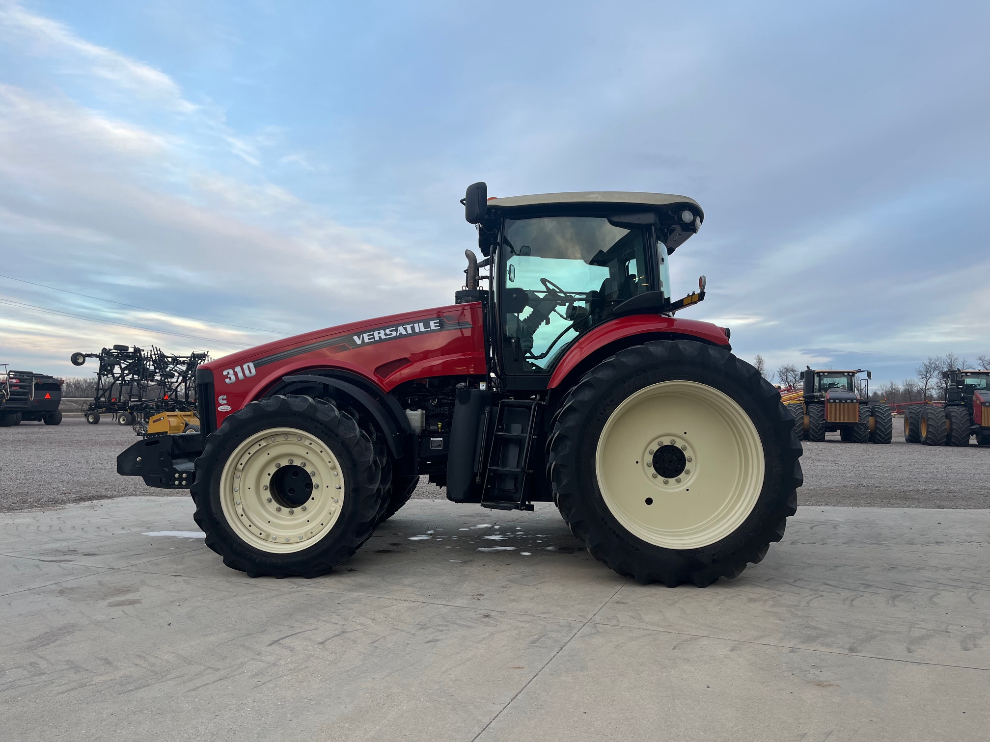2016 Versatile 310 Tractor