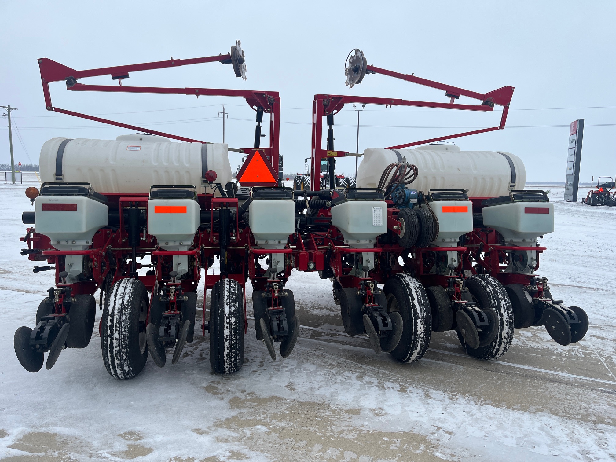 2011 White 8222 Planter